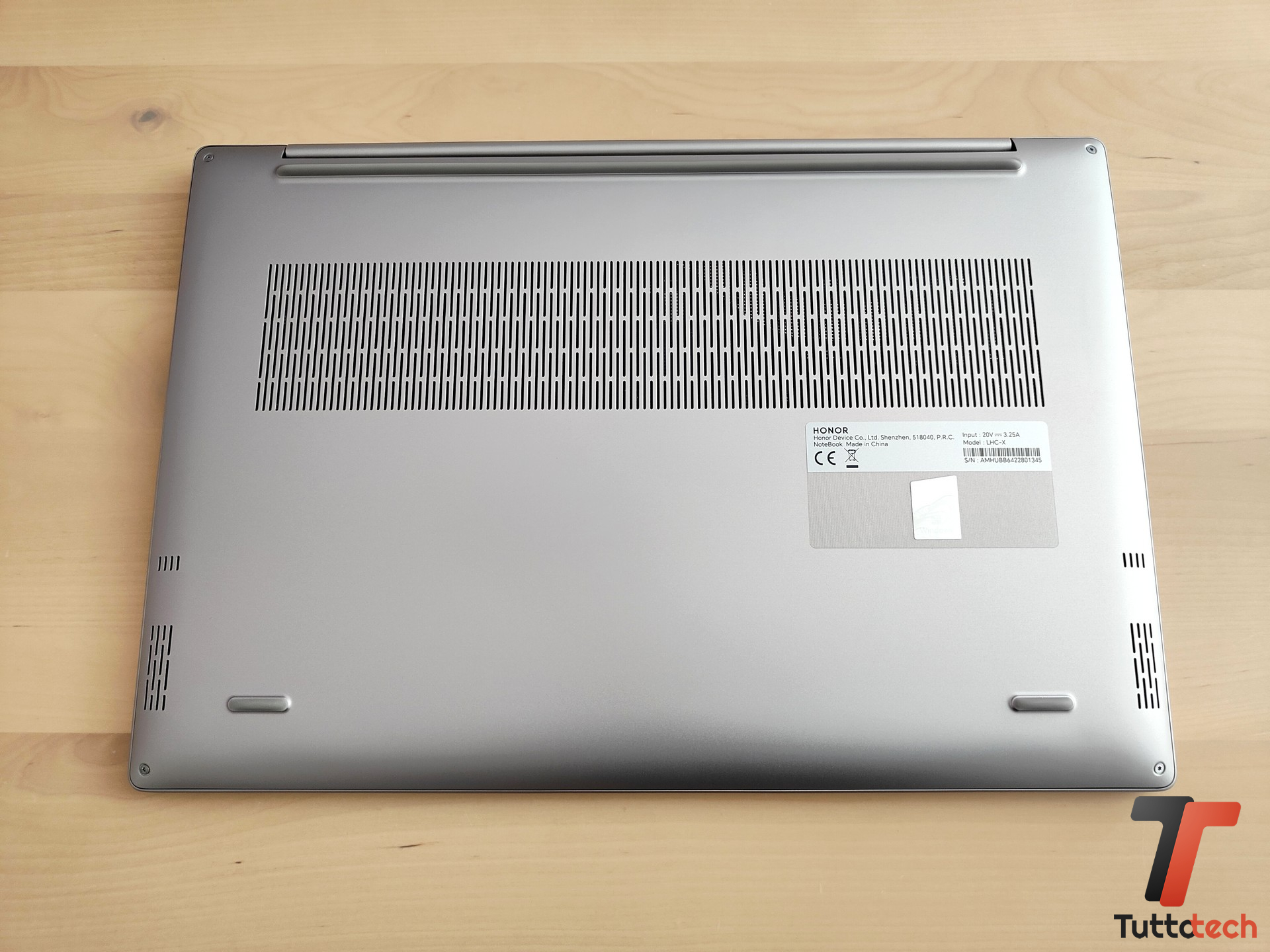 Recensione HONOR MagicBook 16 2026: equilibrato ed efficiente grazie a Intel Panther Lake 10