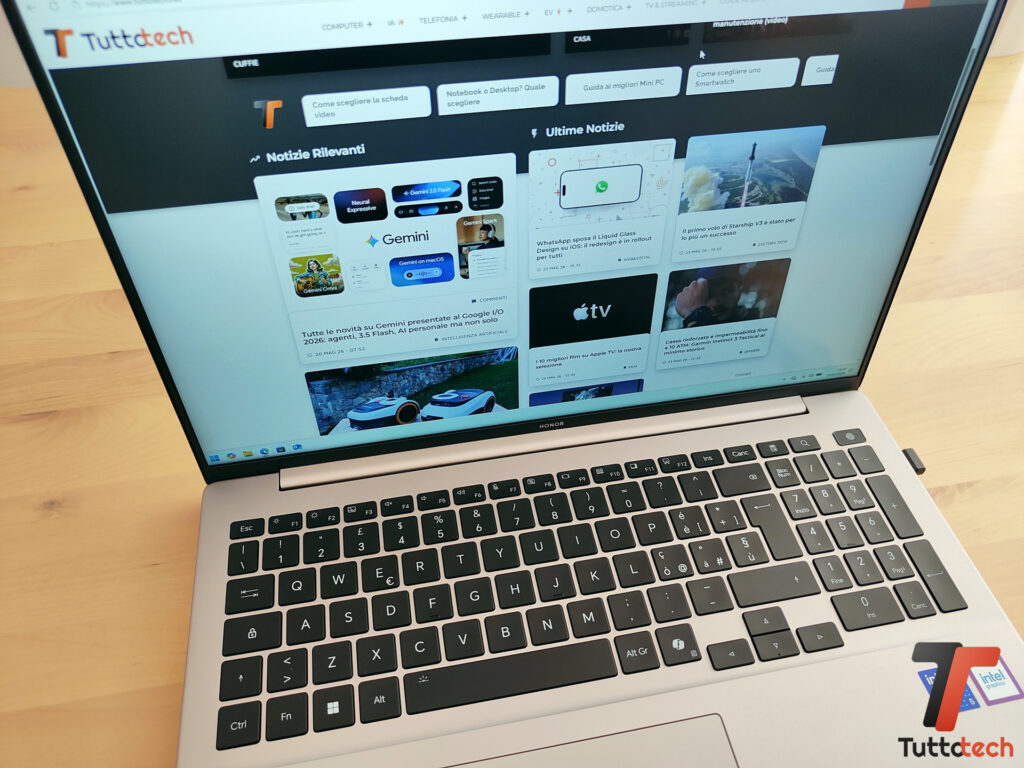 Recensione HONOR MagicBook 16 2026: equilibrato ed efficiente grazie a Intel Panther Lake