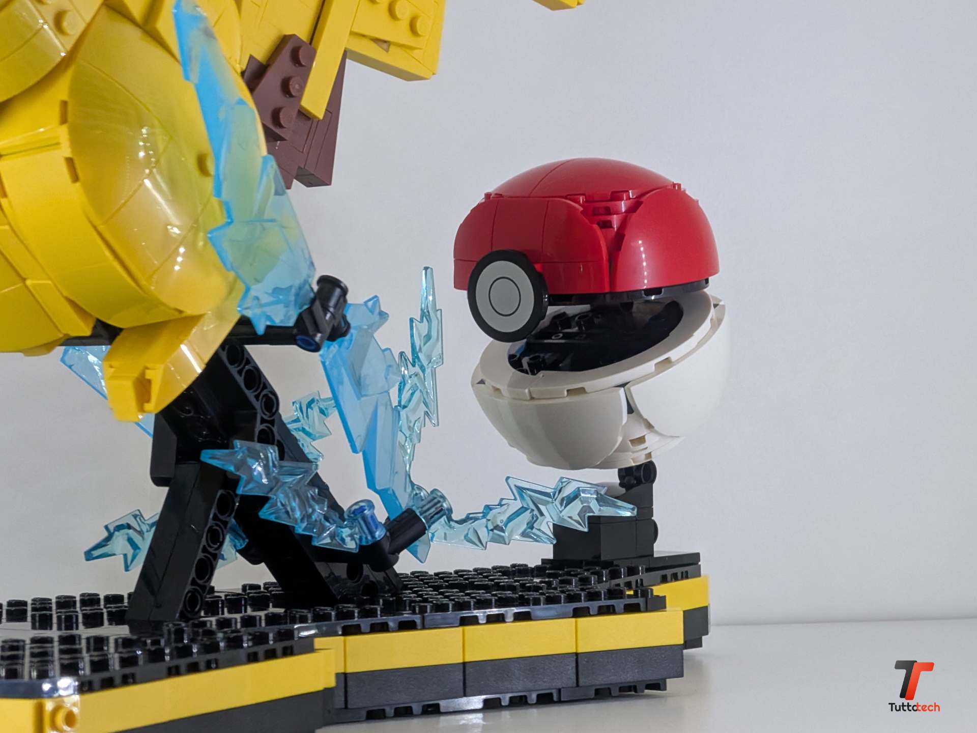 Recensione LEGO Pikachu e Poké Ball: il mattoncino che chiude un cerchio di trent'anni 15