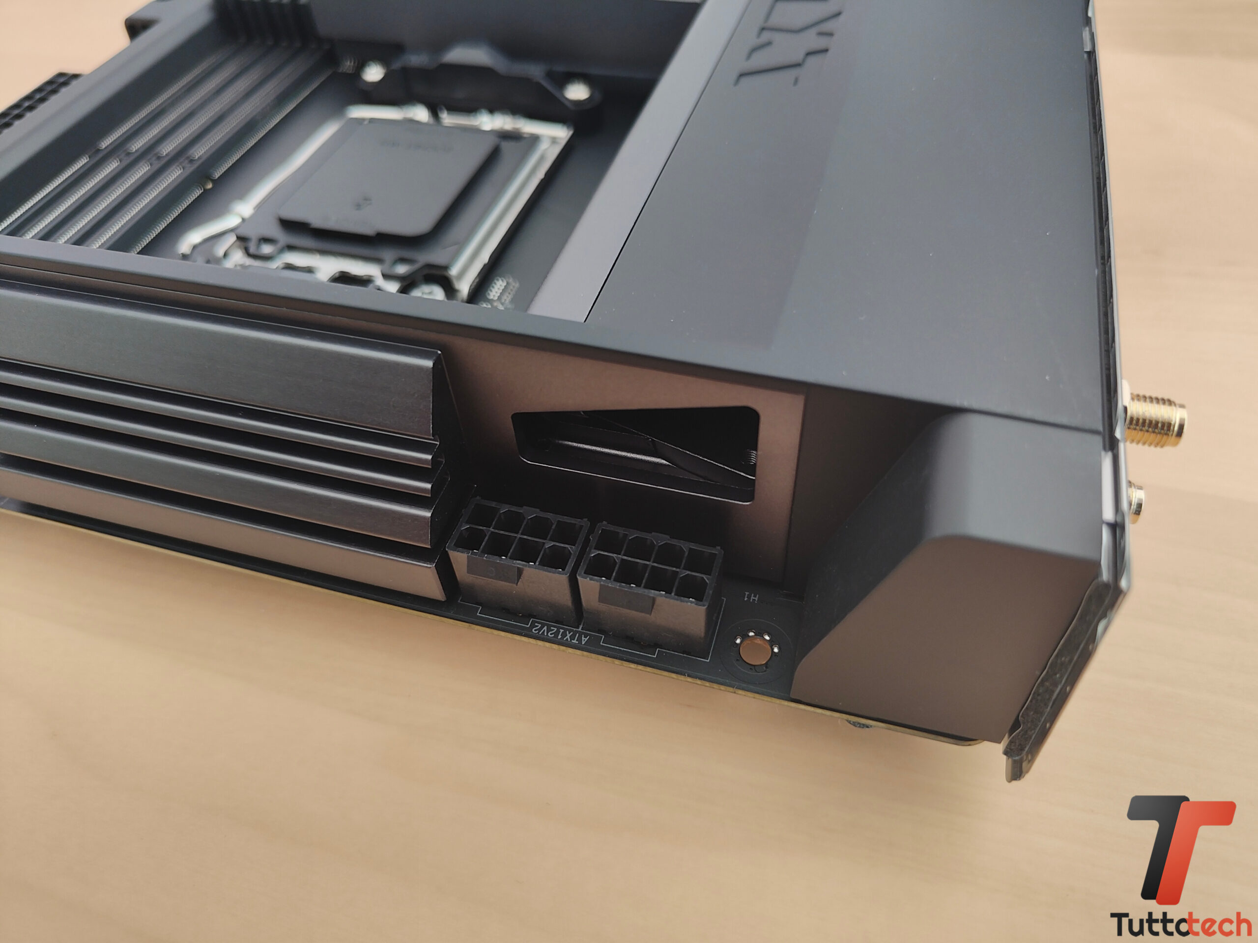 NZXT N7 B850-tt-15