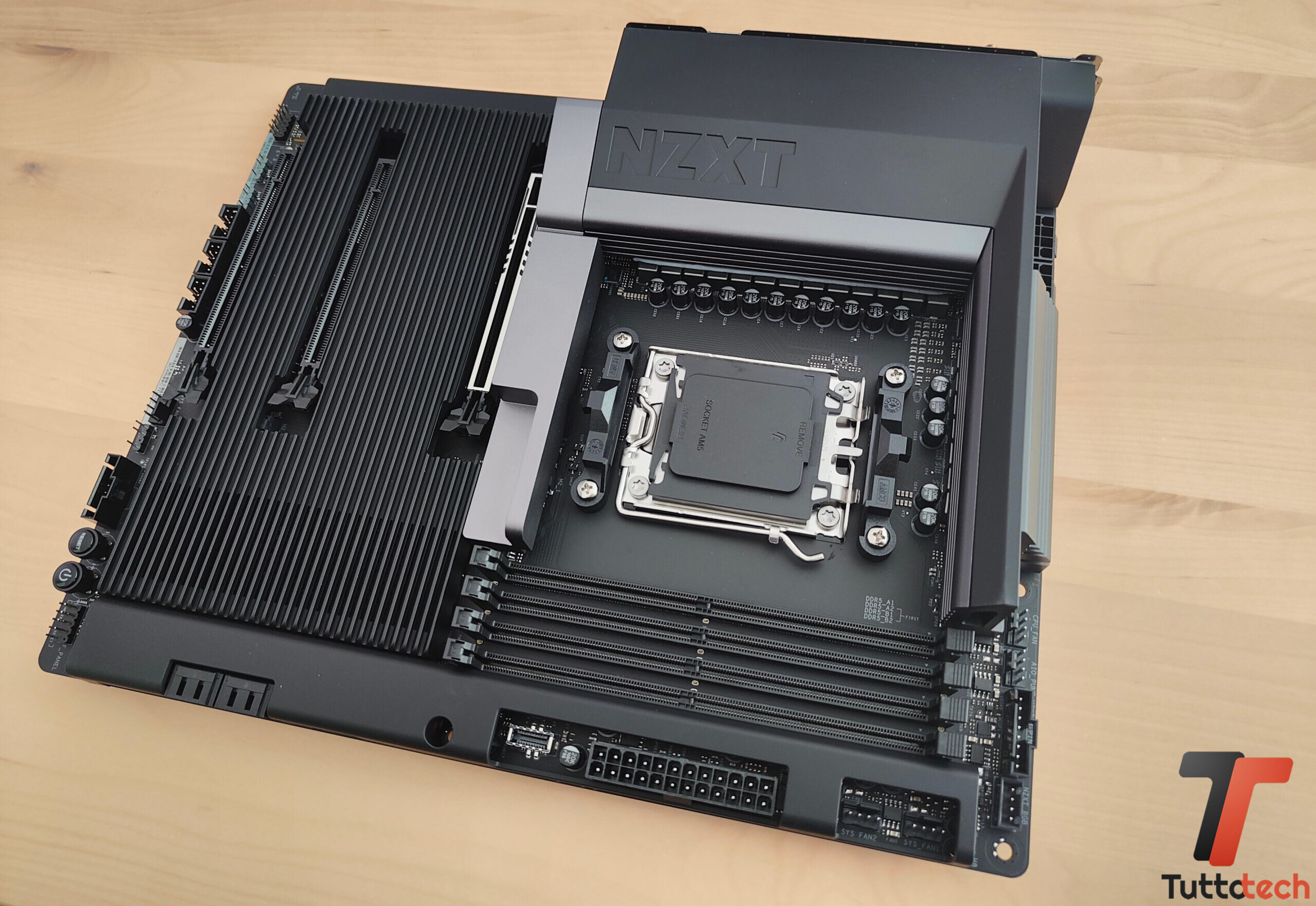 NZXT N7 B850-tt-16