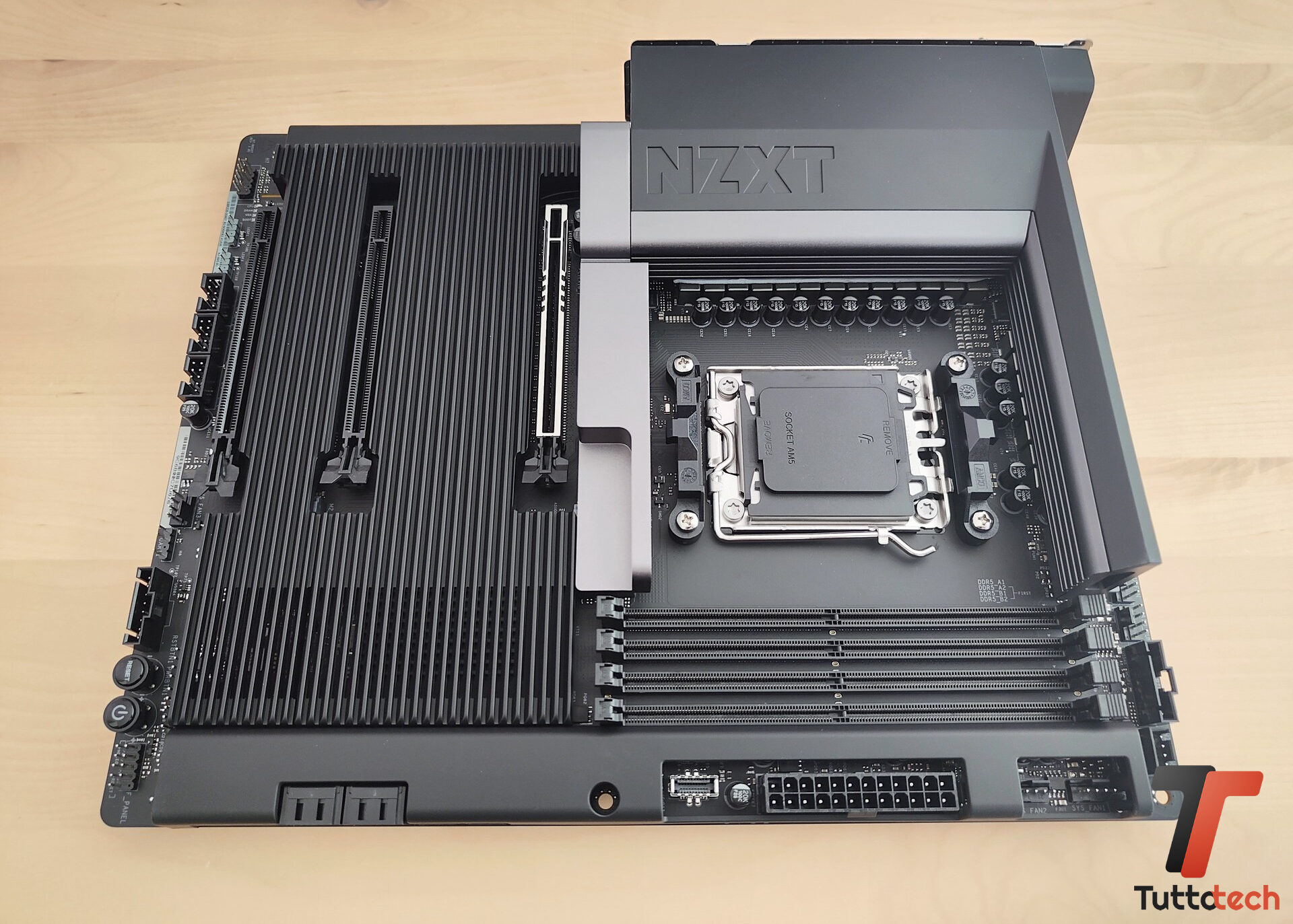 NZXT N7 B850-tt-3