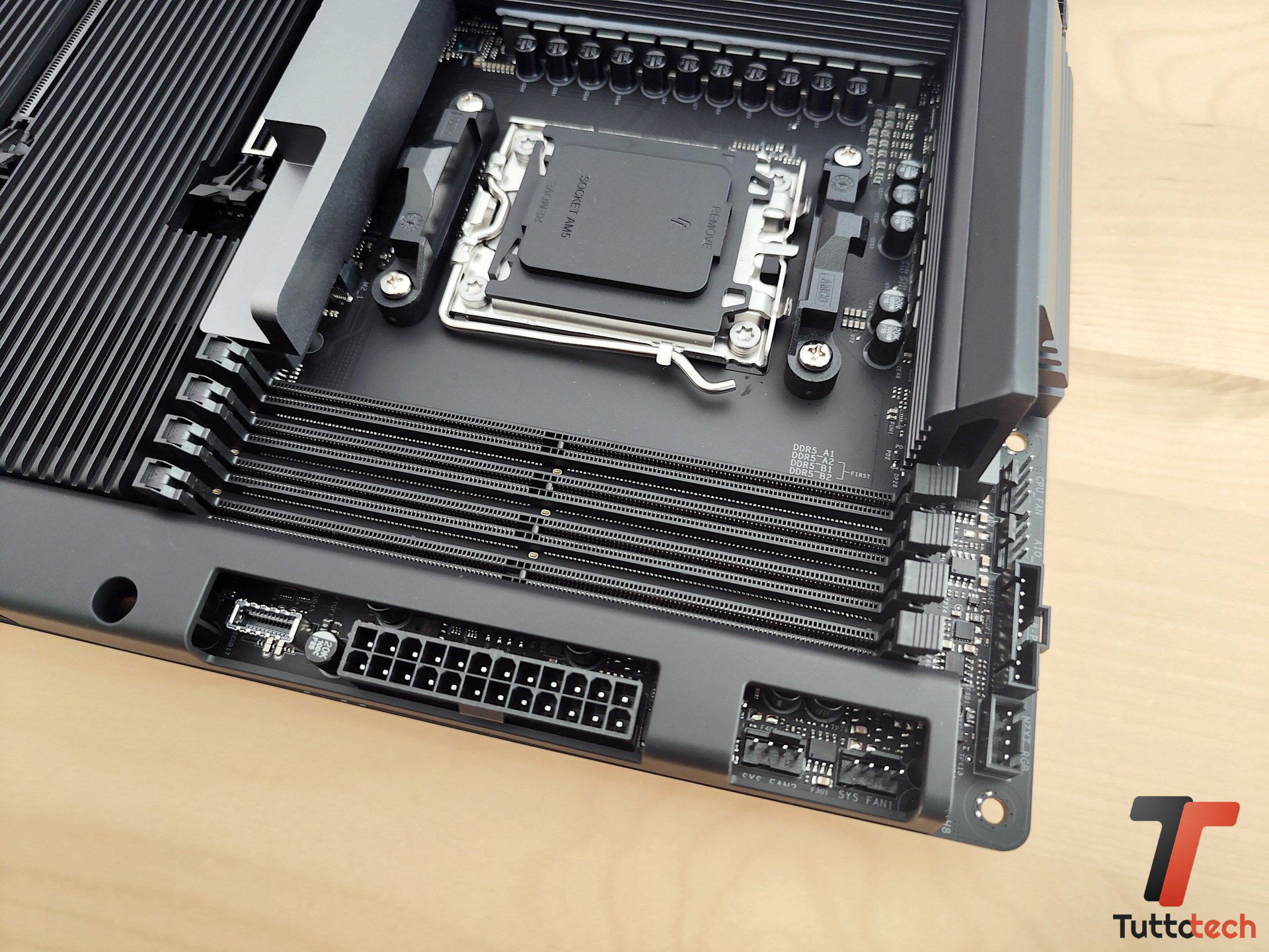 NZXT N7 B850-tt-5