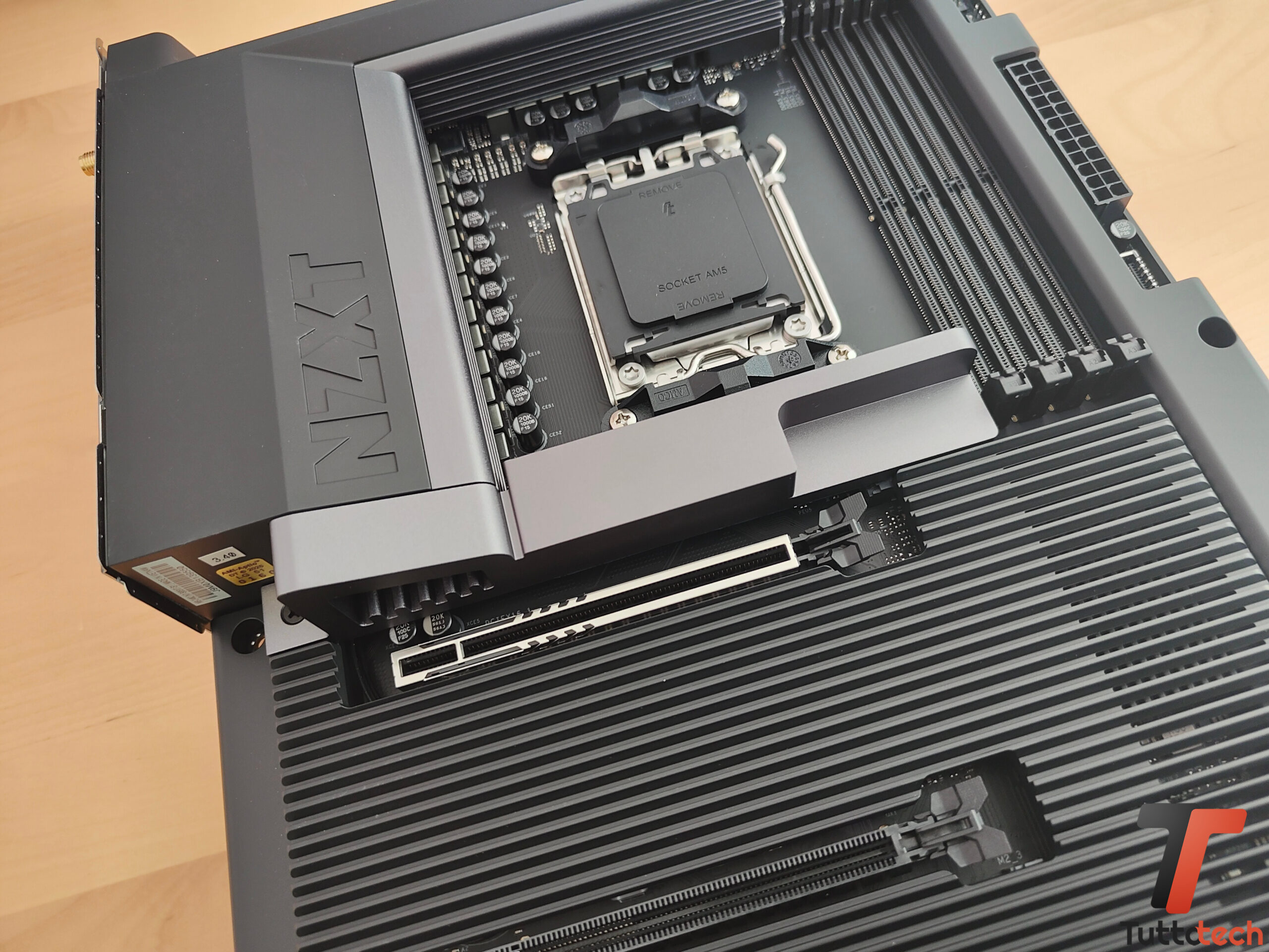 NZXT N7 B850-tt-9