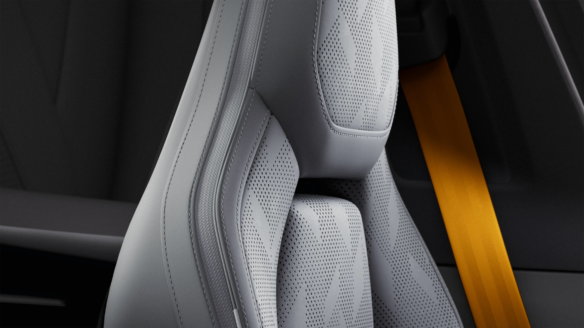 Polestar 3 e 4 si rinnovano: 800V, 350 kW di ricarica e nuovo look. Ordini aperti in Italia 7