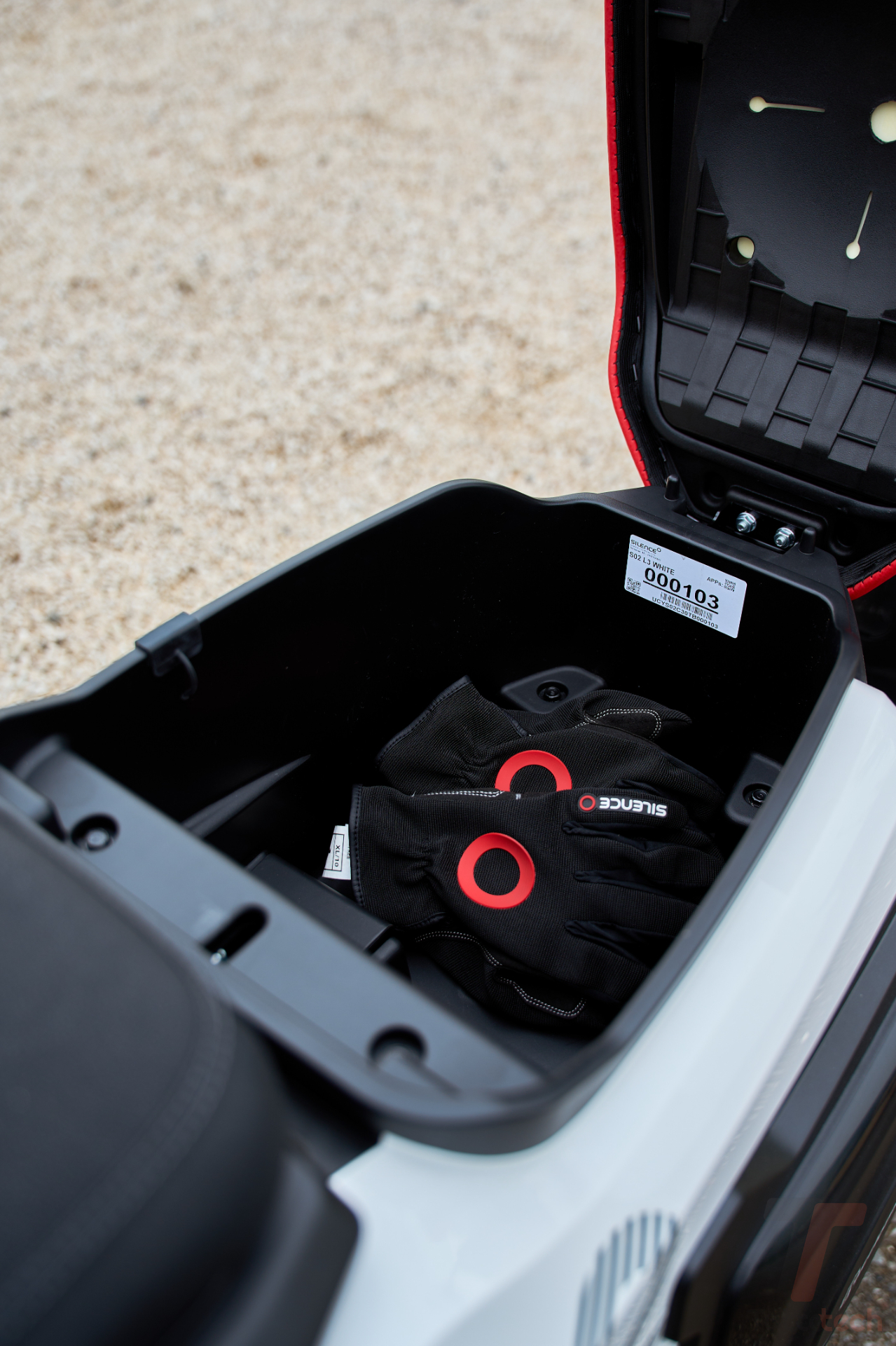 Abbiamo guidato Silence S02: lo scooter elettrico che cerca di risolvere il problema della ricarica 3