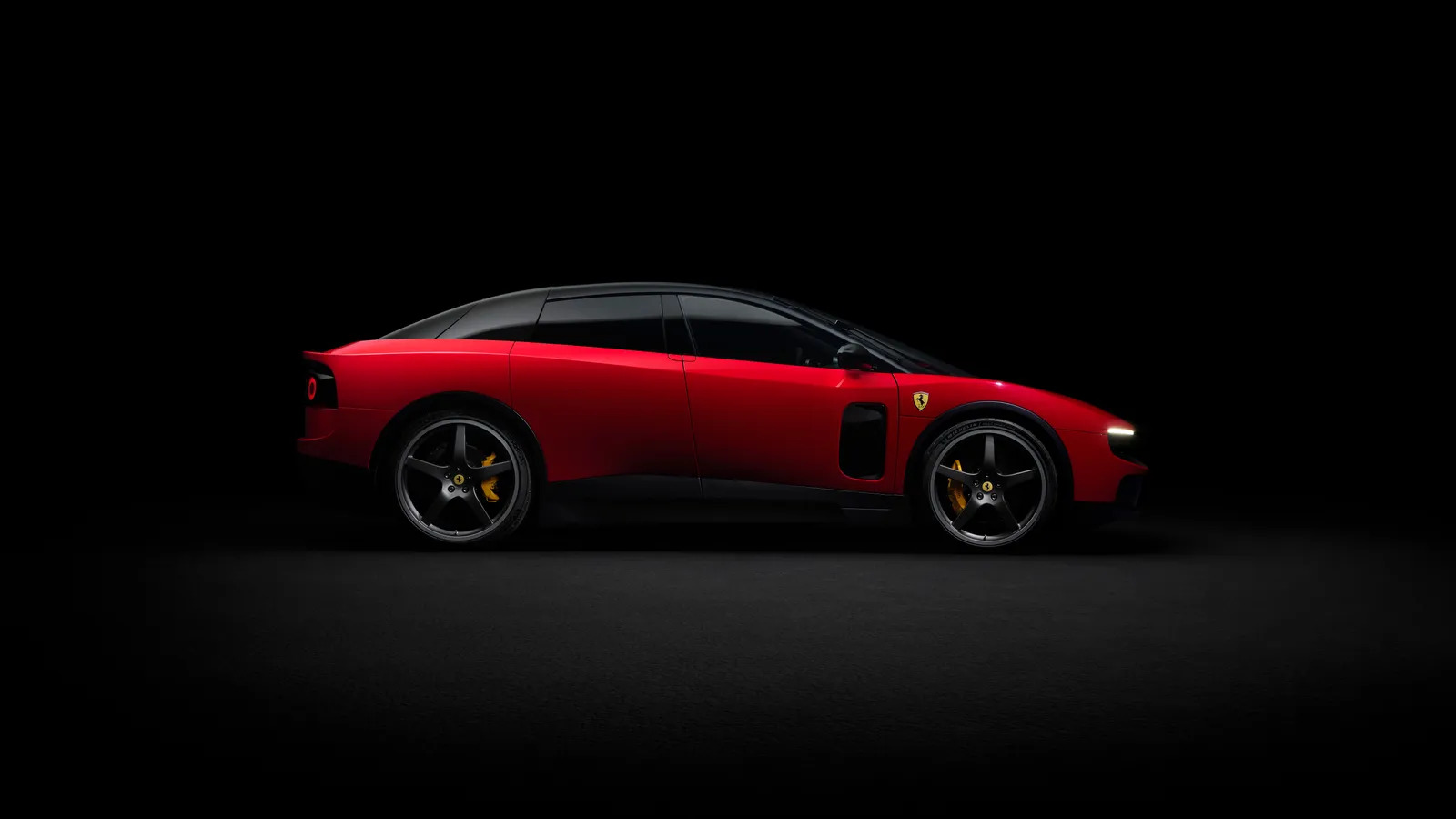 Ferrari Luce svelata a Roma: la supercar elettrica da 1.050 CV è realtà 2