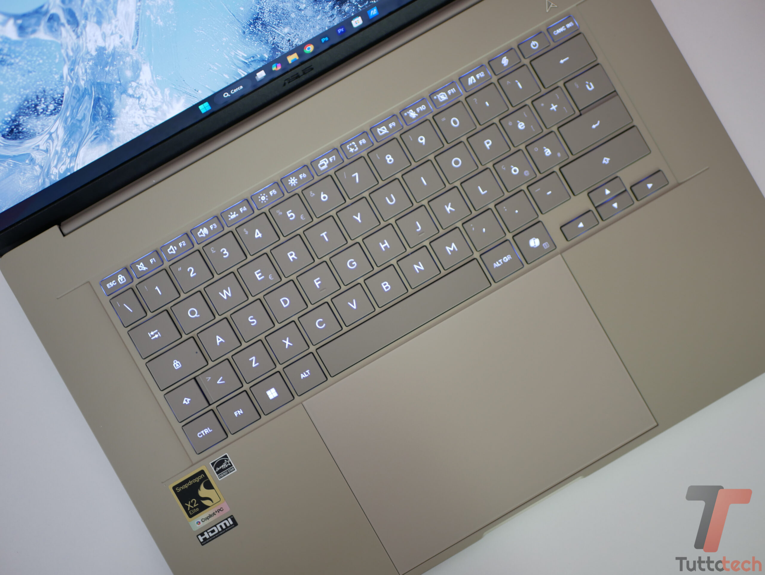 Recensione ASUS Zenbook A16: lo Snapdragon X2 Elite Extreme spinge ma va compreso 2