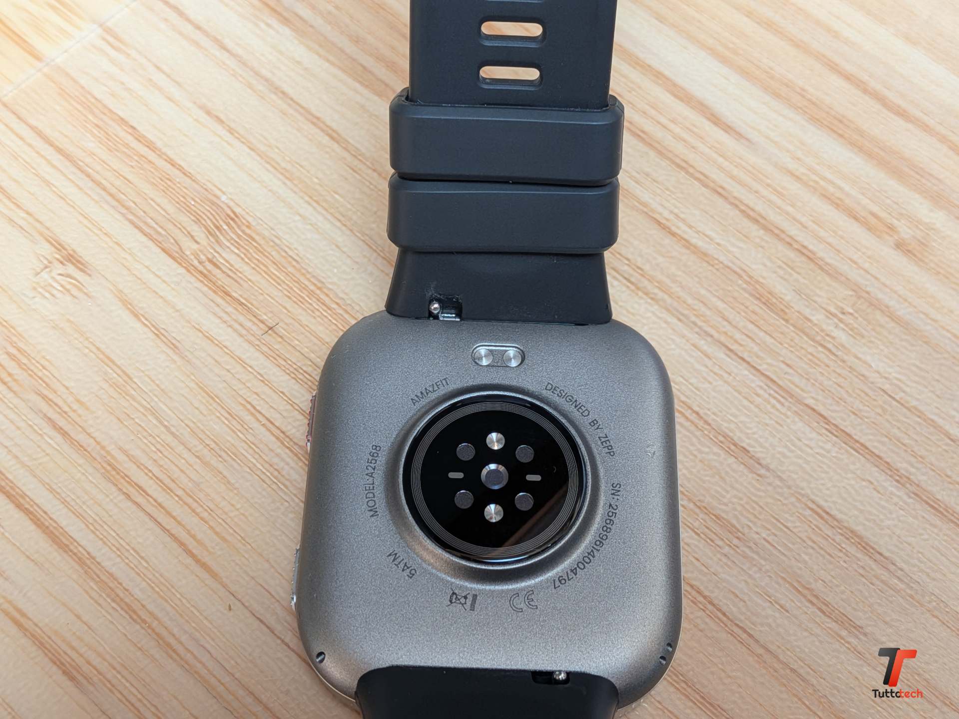 Recensione Amazfit Bip Max, schermo enorme ma convincente a metà 7