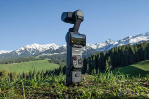 Insta360 Luna Ultra con Leica è ufficiale: la videocamera gimbal che vuole sfidare DJI 1