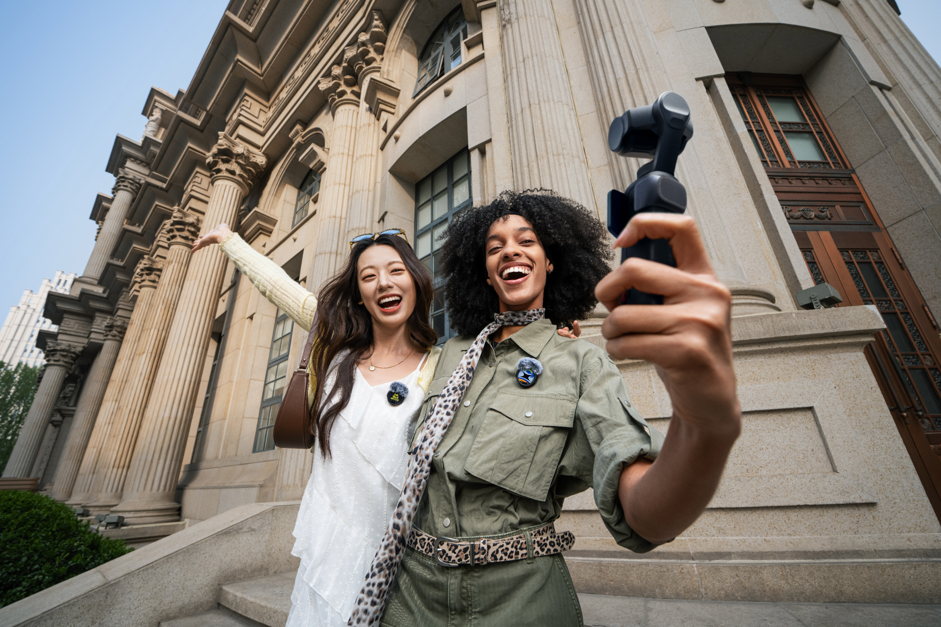 Insta360 Luna Ultra con Leica è ufficiale: la videocamera gimbal che vuole sfidare DJI 3