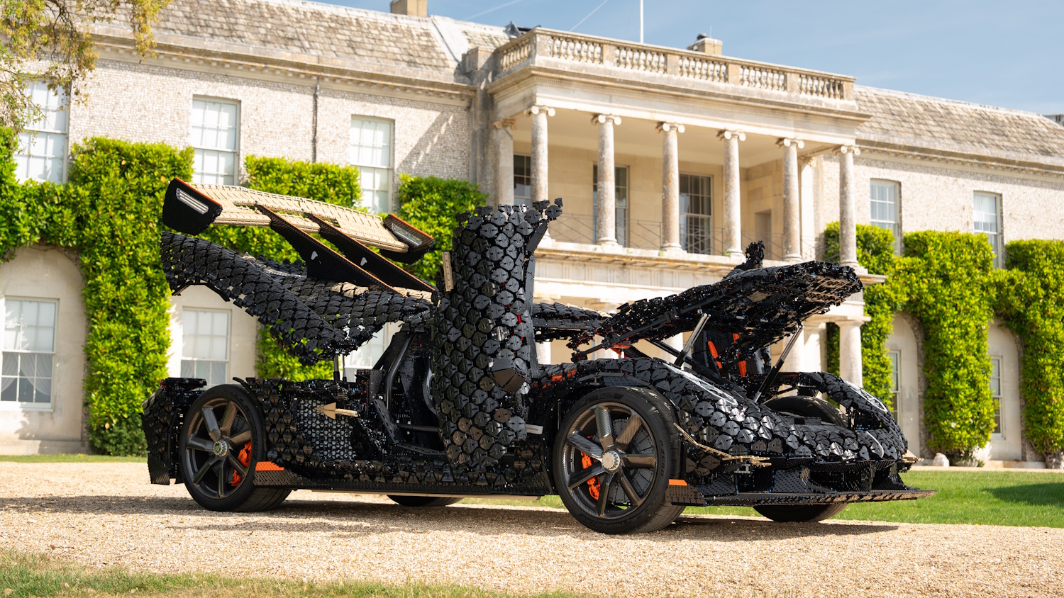È ufficiale il nuovo atteso set LEGO Technic: arriva la Koenigsegg Sadair's Spear 9