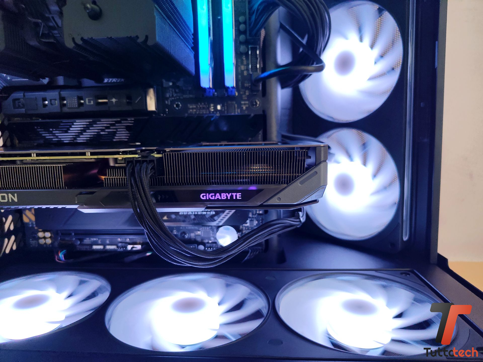 NZXT H6 RGB+-tt-31