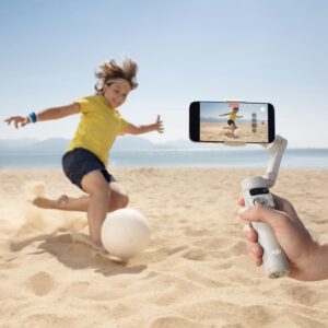 DJI Osmo Mobile 7 a 55€: lo sconto del 44% è l'affare del giorno su Amazon 4
