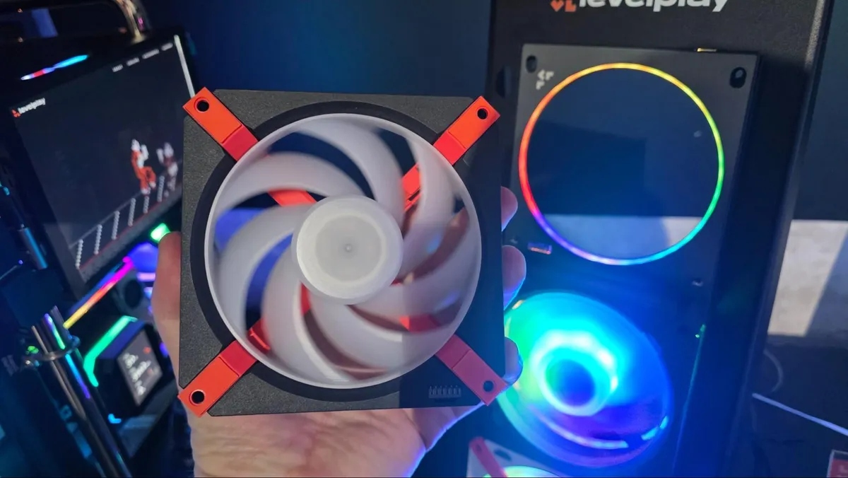 Levelplay mostra al Computex 2026 ventole magnetiche reversibili e un dissipatore AIO con manopola fisica 2