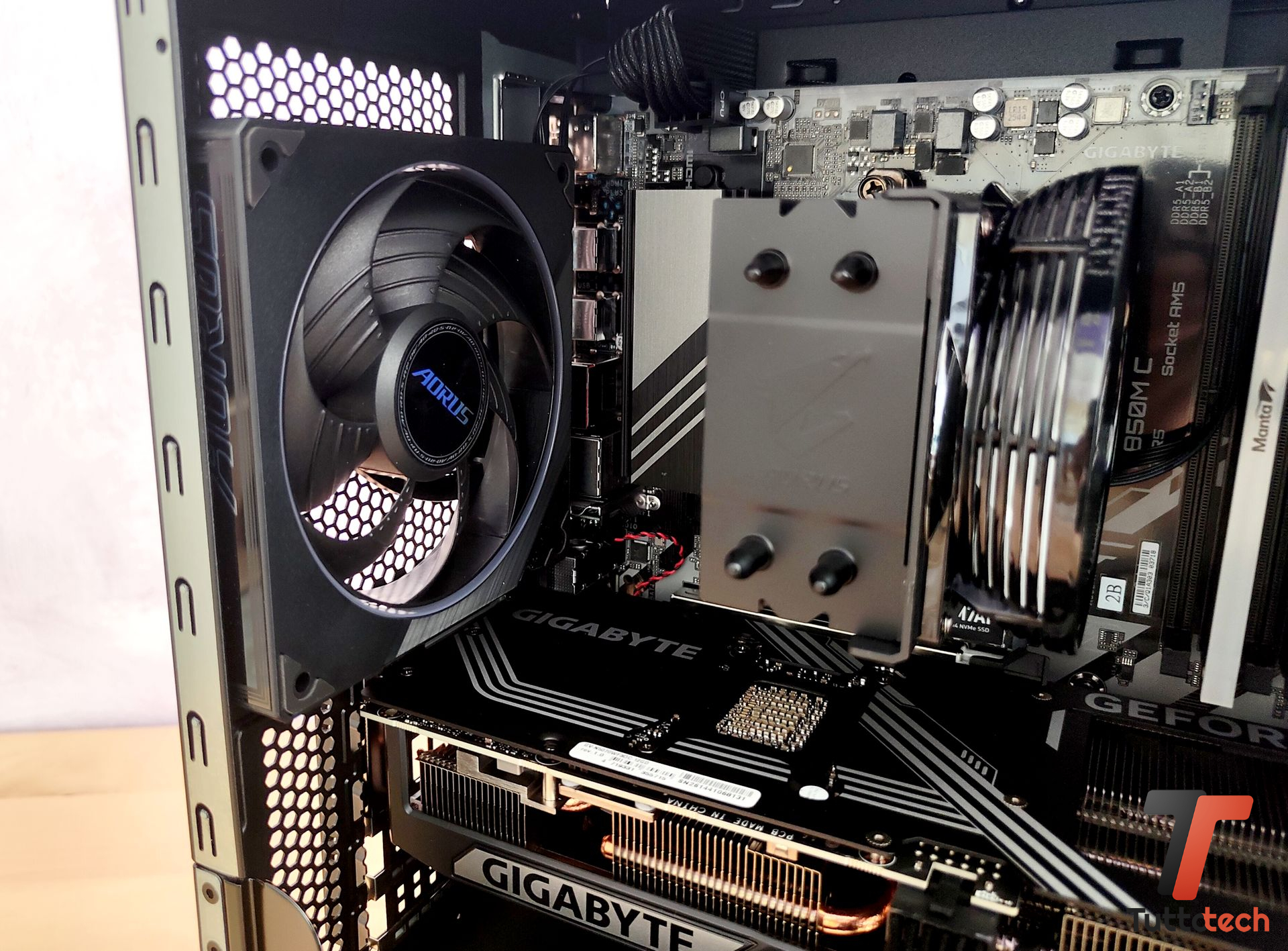 Recensione AORUS PRIME 3 AP351: un desktop gaming equilibrato che punta tutto sull'ecosistema Gigabyte 31