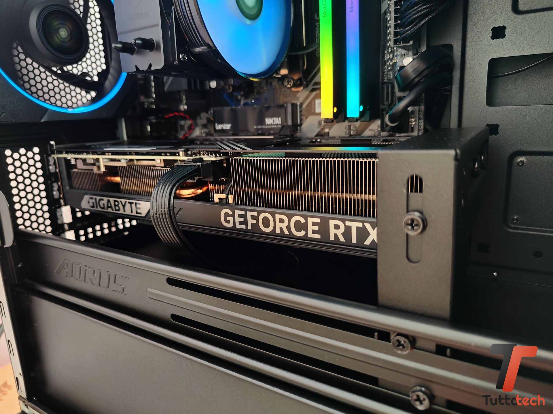 Recensione AORUS PRIME 3 AP351: un desktop gaming equilibrato che punta tutto sull'ecosistema Gigabyte 35