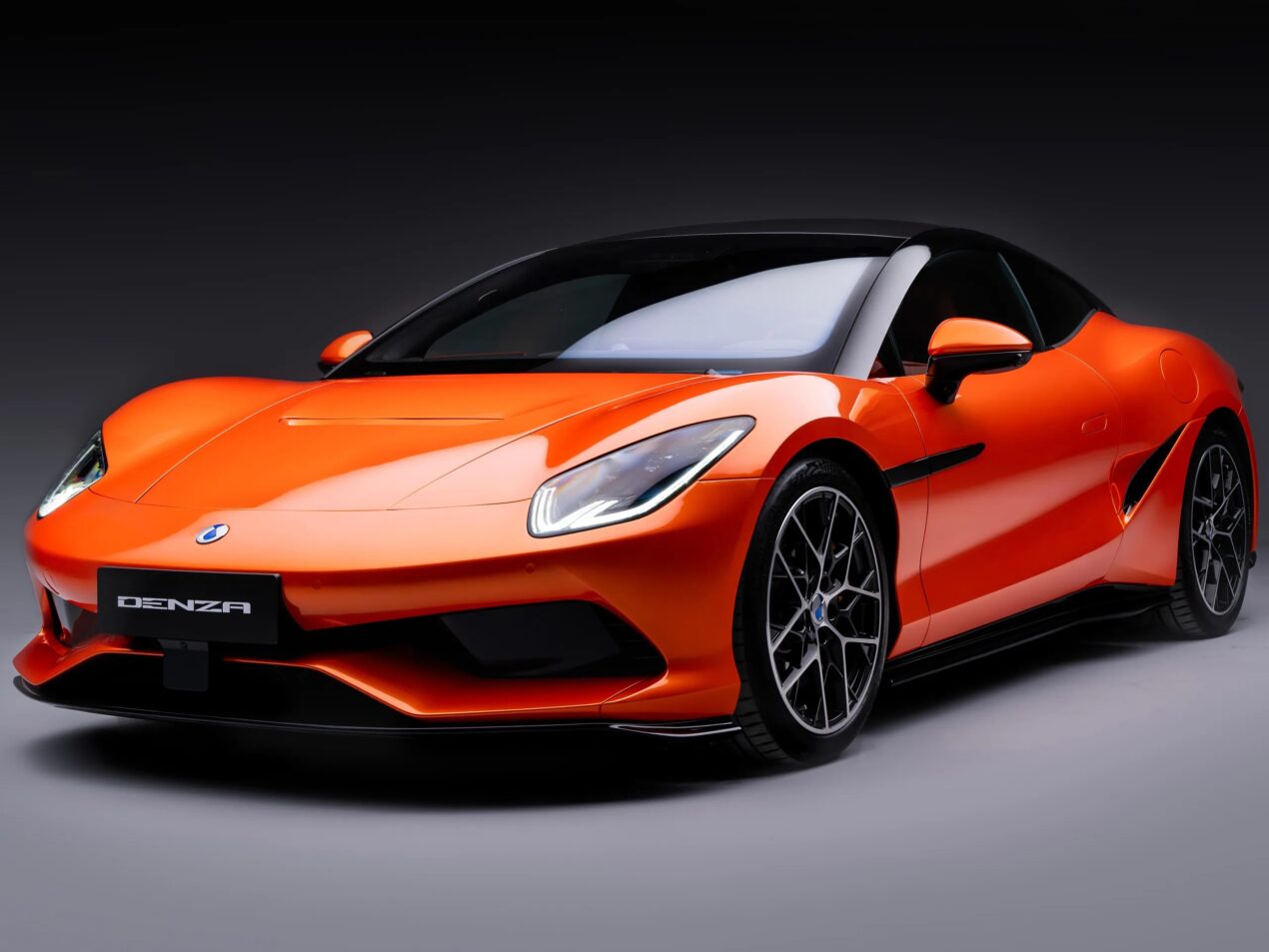 BYD svela Denza Z, l'hypercar elettrica da 1.582 CV che si ricarica in 9 minuti