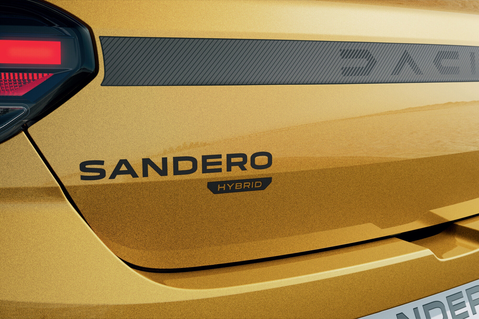 Dacia Sandero Stepway diventa full hybrid, si parte da 20.800€ 6