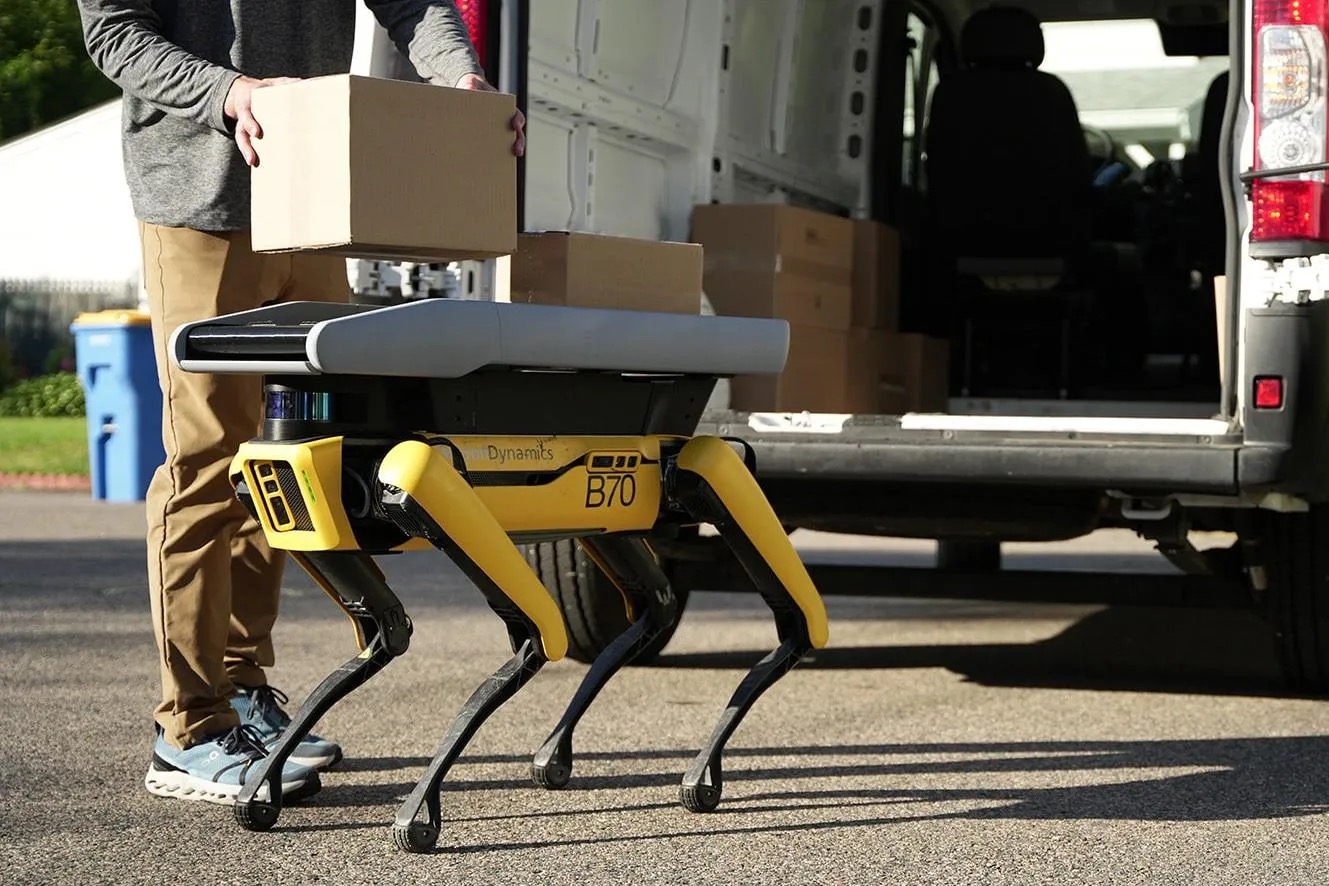 Boston dynamics spot consegne a domicilio hero