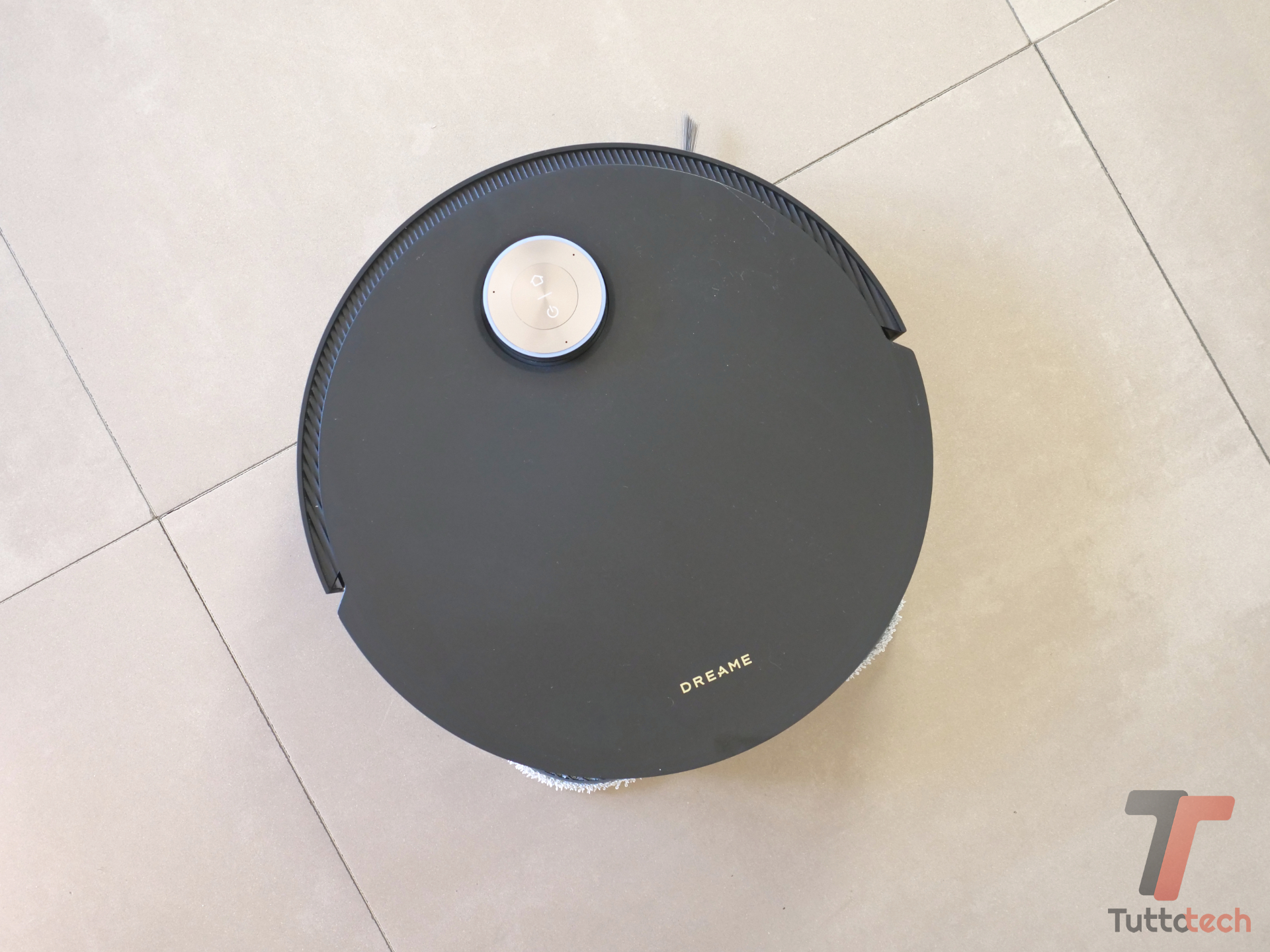 Recensione Dreame X60 Pro Ultra Complete: coi bracci allungabili arriva ovunque, anche sui battiscopa 6