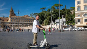 Monopattini elettrici, partenza in salita per le nuove regole con solo 60.000 assicurati finora 1