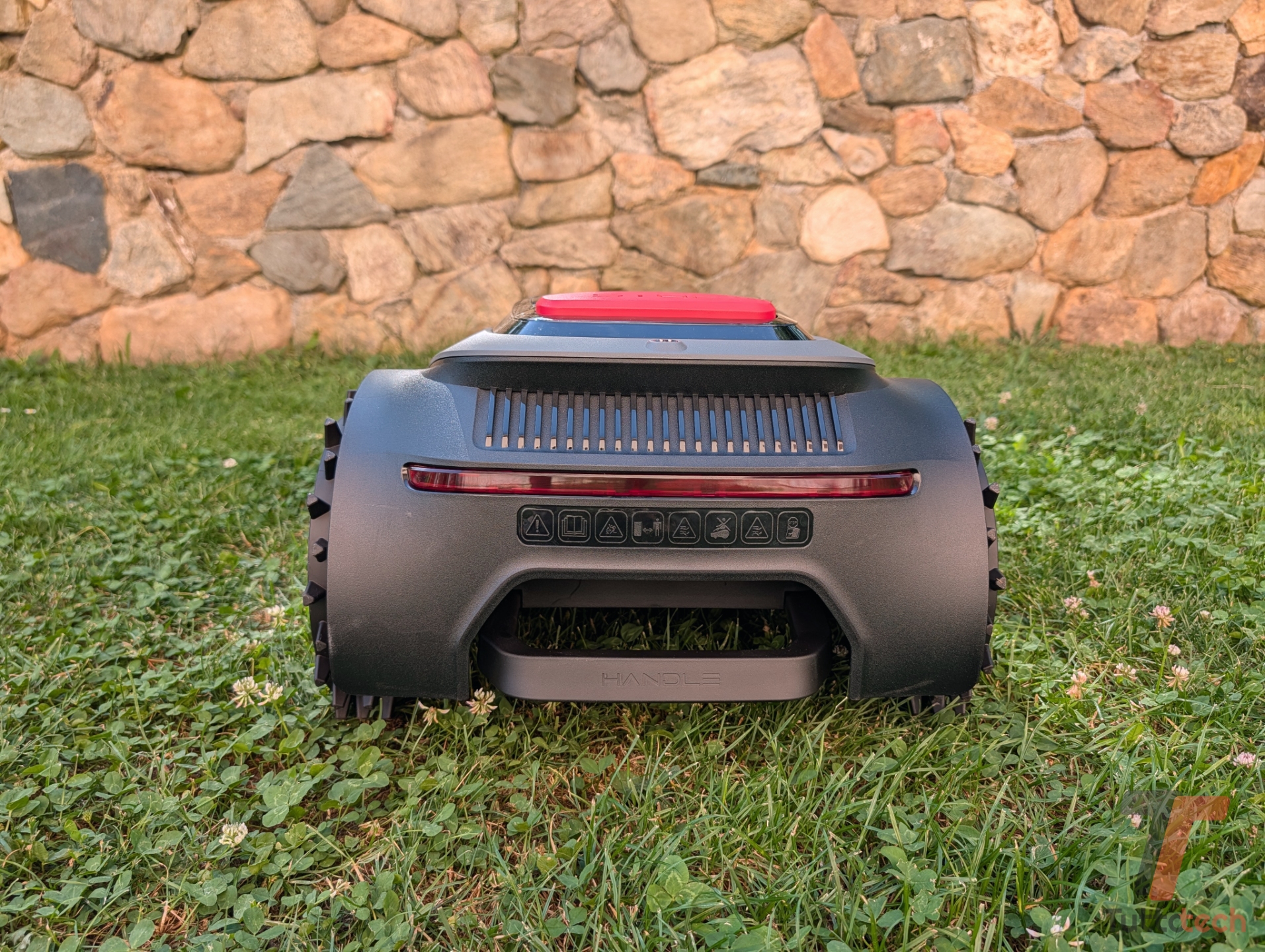 Recensione Mova LiDAX 1200 Ultra: tecnologie al top ma nel concreto qualche incertezza 7