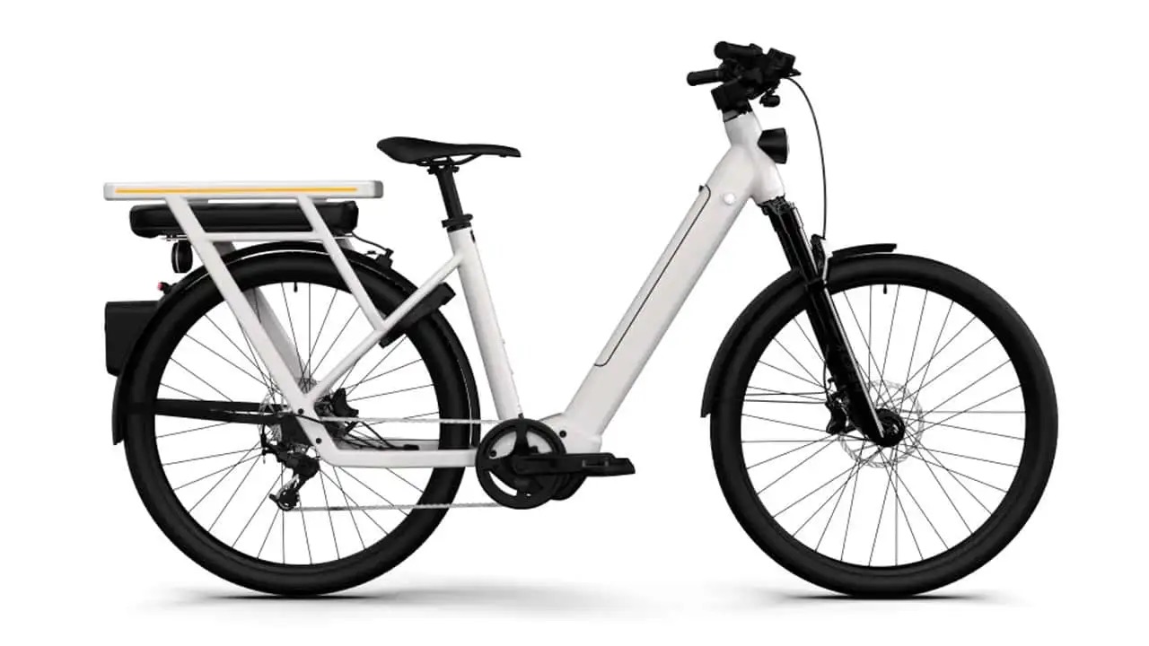 Volkswagen lancia una e-bike che punta forte sulla sicurezza con telecamera posteriore e casco smart 1