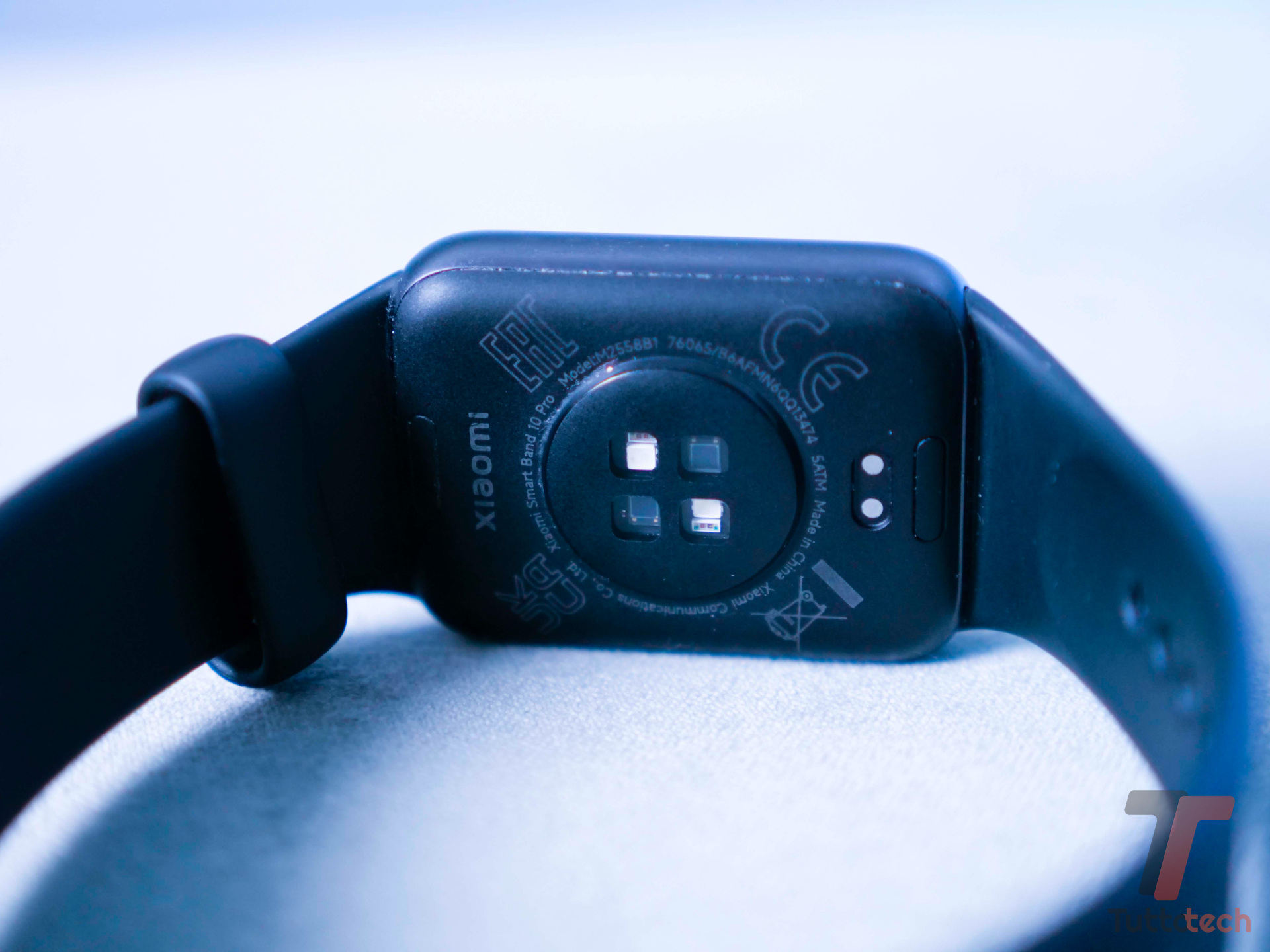 Recensione Xiaomi Smart Band 10 Pro: l'equilibrio perfetto tra tracker fitness e smartwatch tascabile 5