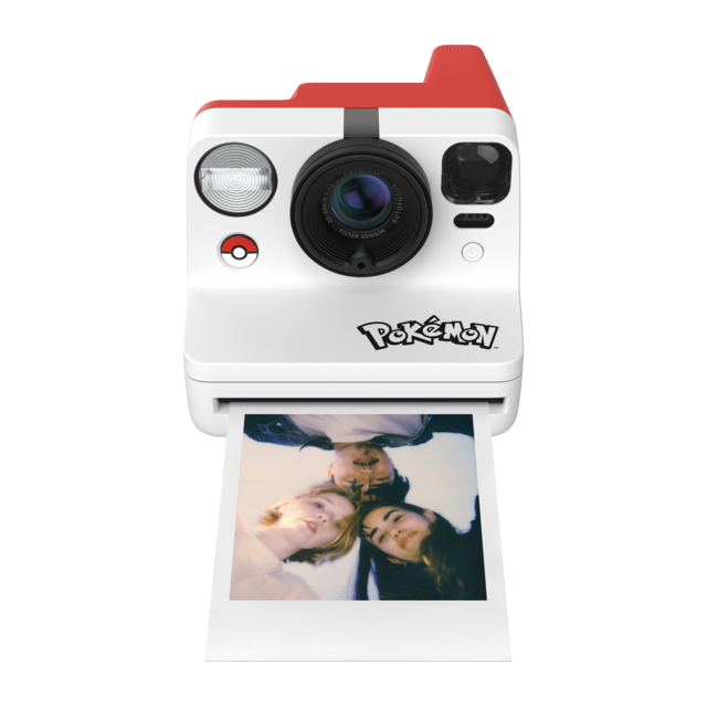 Quanto sono belle le Polaroid x Pokémon Edition? Poké Ball, Pikachu e Sylveon, edizione limitata 2