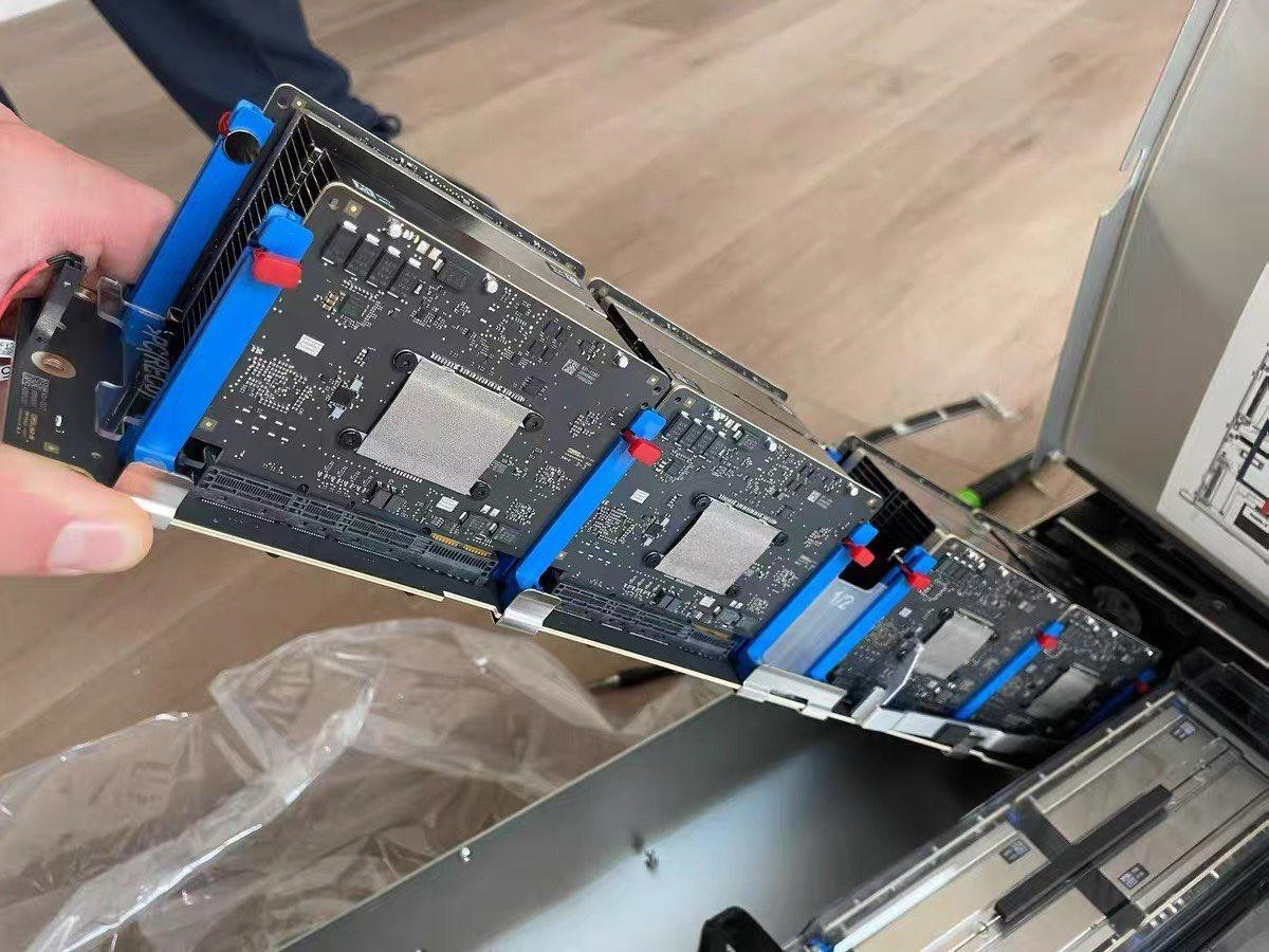 Ecco com'è fatto l'interno dei server AI di Apple (con M5) per il Private Cloud Compute 3