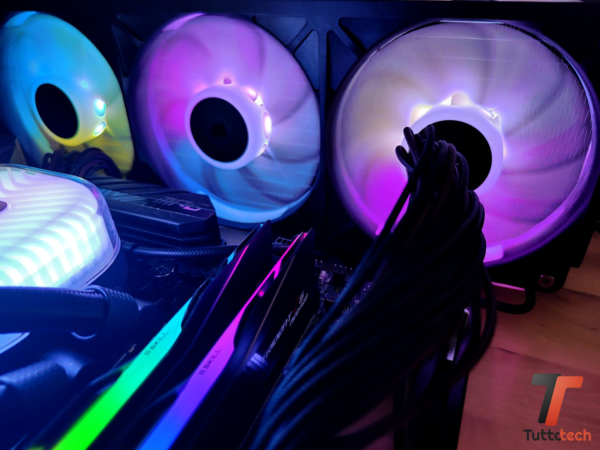 Recensione Corsair TITAN II 360 RX RGB: il nuovo AIO da 360 mm che punta su silenzio e prestazioni 31