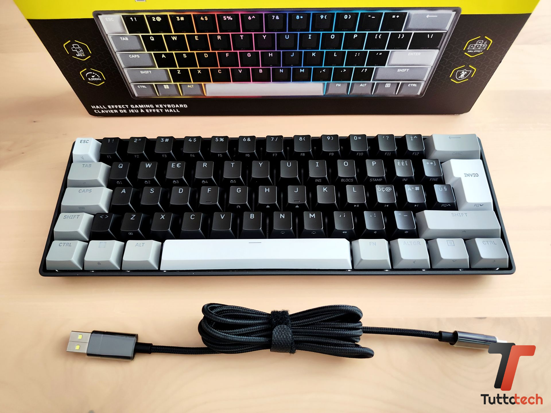 Recensione Corsair CLIPPER PRO MINI 60: una piccola Hall Effect che punta tutto sulle prestazioni 1