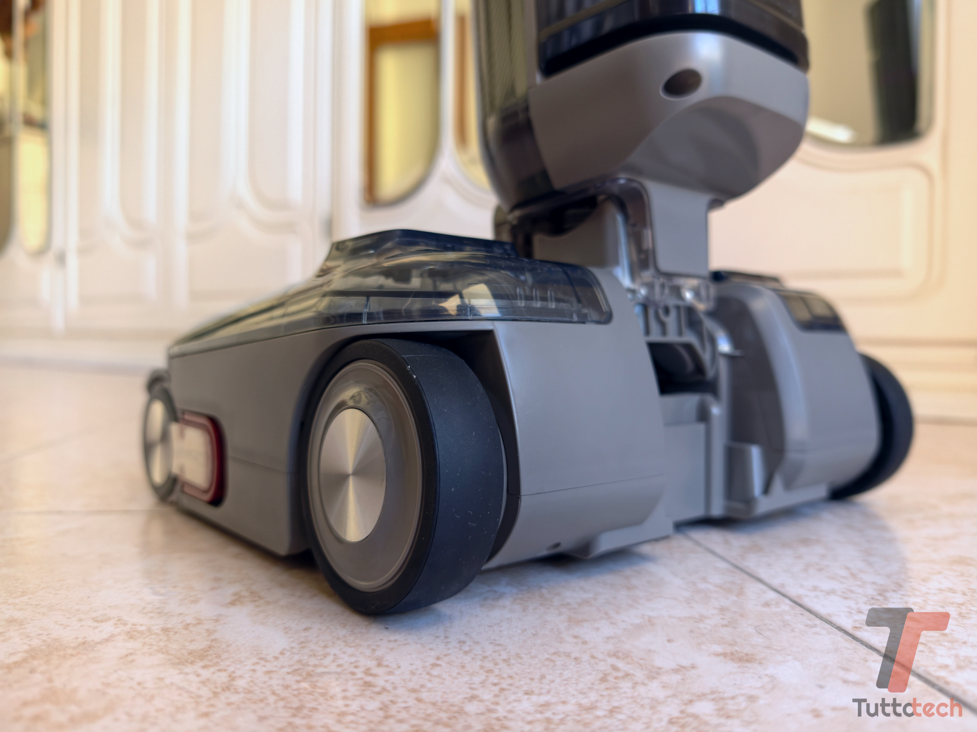 Recensione Eureka FloorShine 830: la prova della lavapavimenti da 24.000 Pa a 299 euro 7