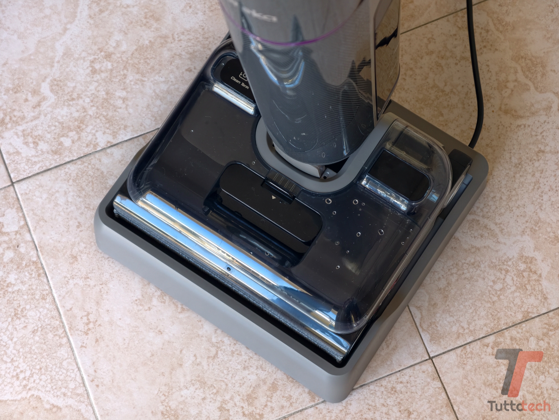 Recensione Eureka FloorShine 830: la prova della lavapavimenti da 24.000 Pa a 299 euro 1