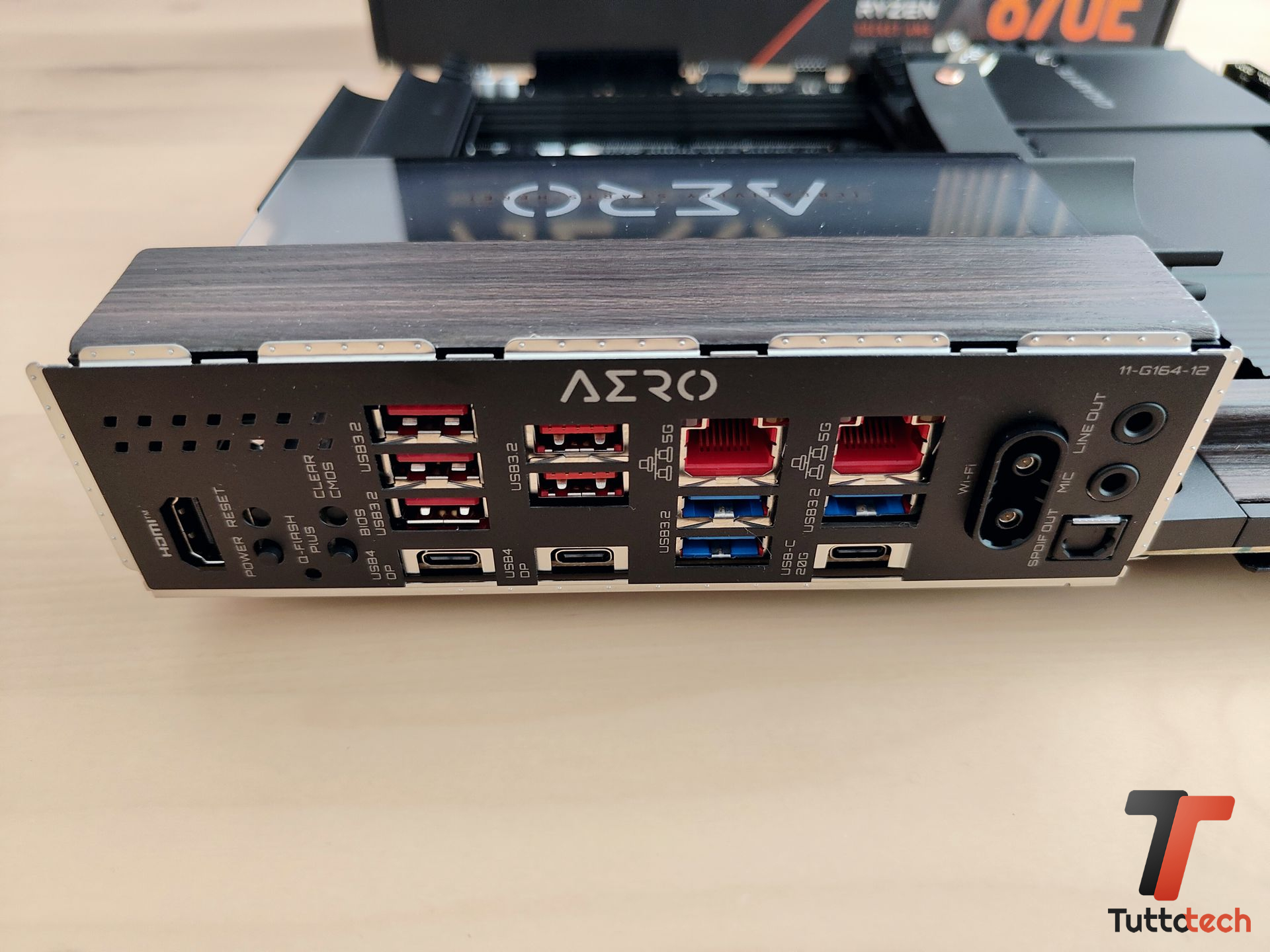 Recensione GIGABYTE X870E AERO X3D DARK WOOD: la scheda madre AM5 che unisce prestazioni e design 17