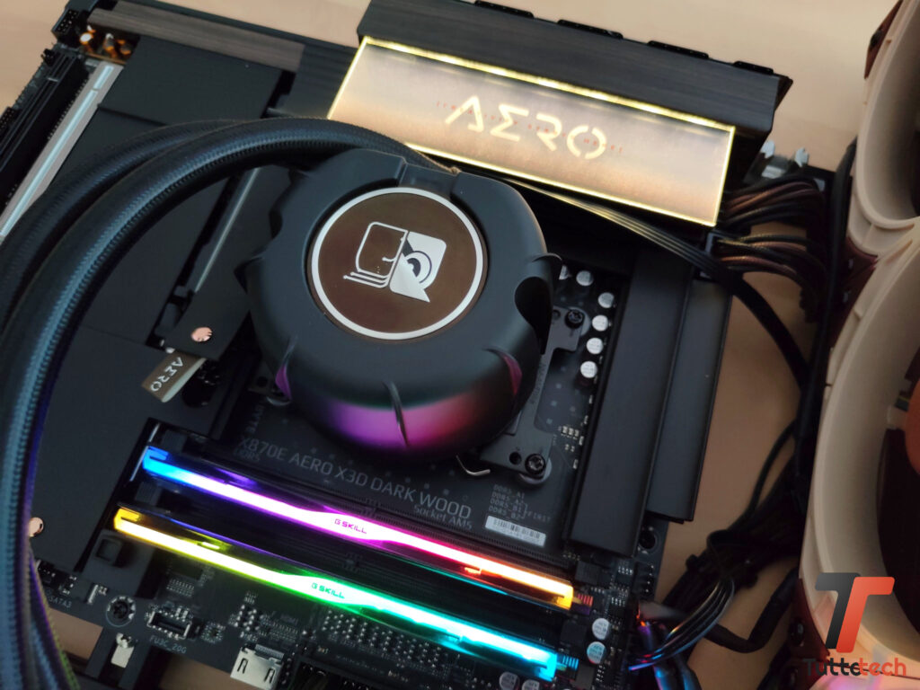 Recensione GIGABYTE X870E AERO X3D DARK WOOD: la scheda madre AM5 che unisce prestazioni e design