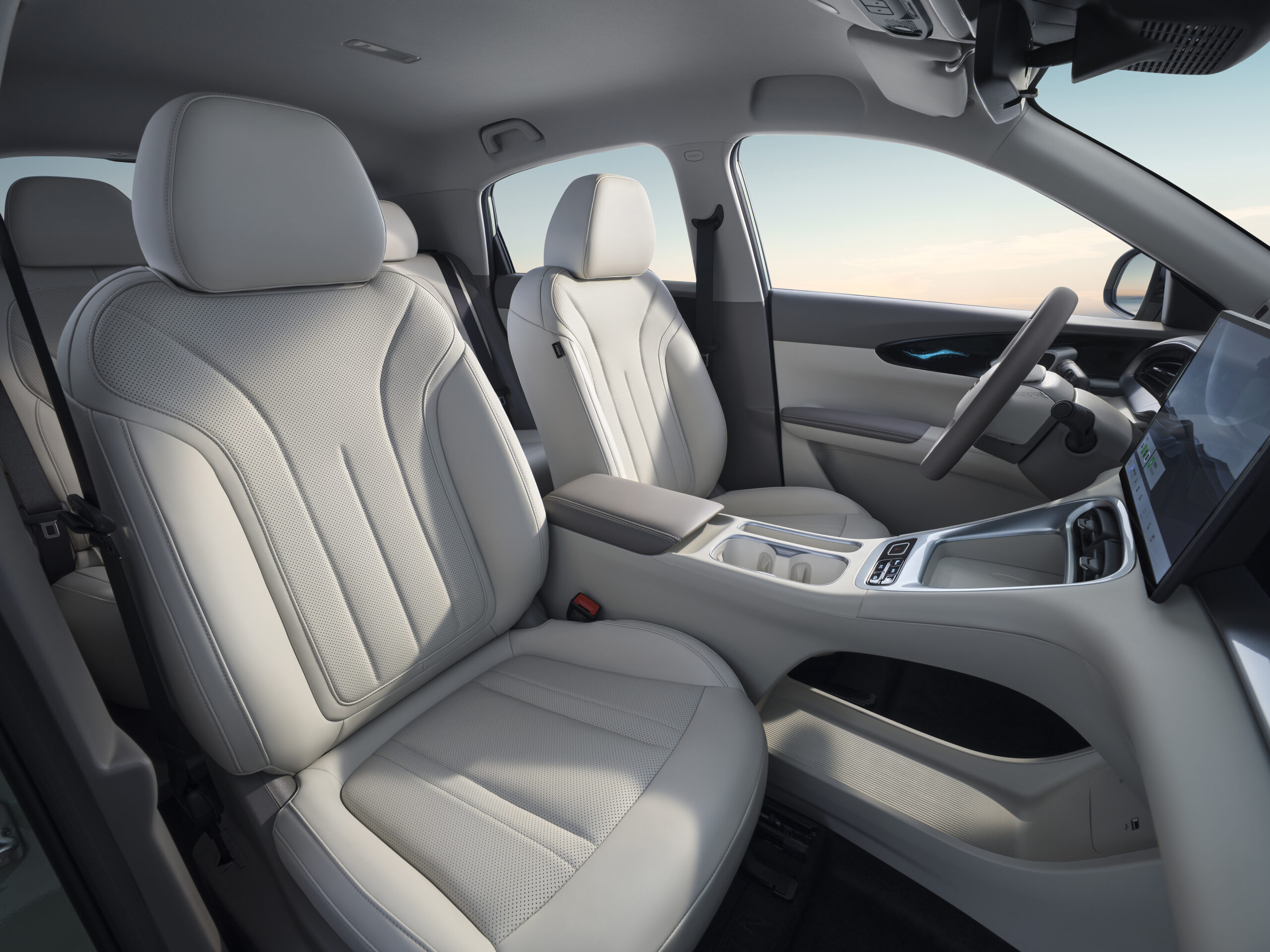 Geely E2 debutta in Europa a 19.490 euro, a un prezzo inferiore alla BYD Dolphin Surf 3