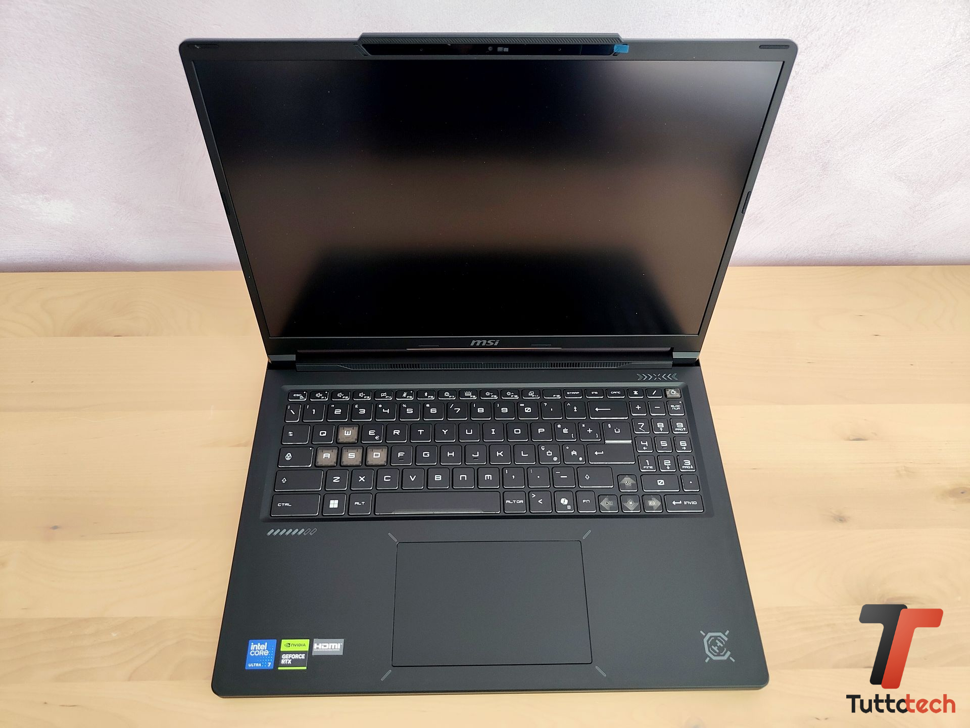 Recensione MSI Crosshair 16 Max HX: potente ma equilibrato con Intel Core Ultra 7 ed RTX 5070 14