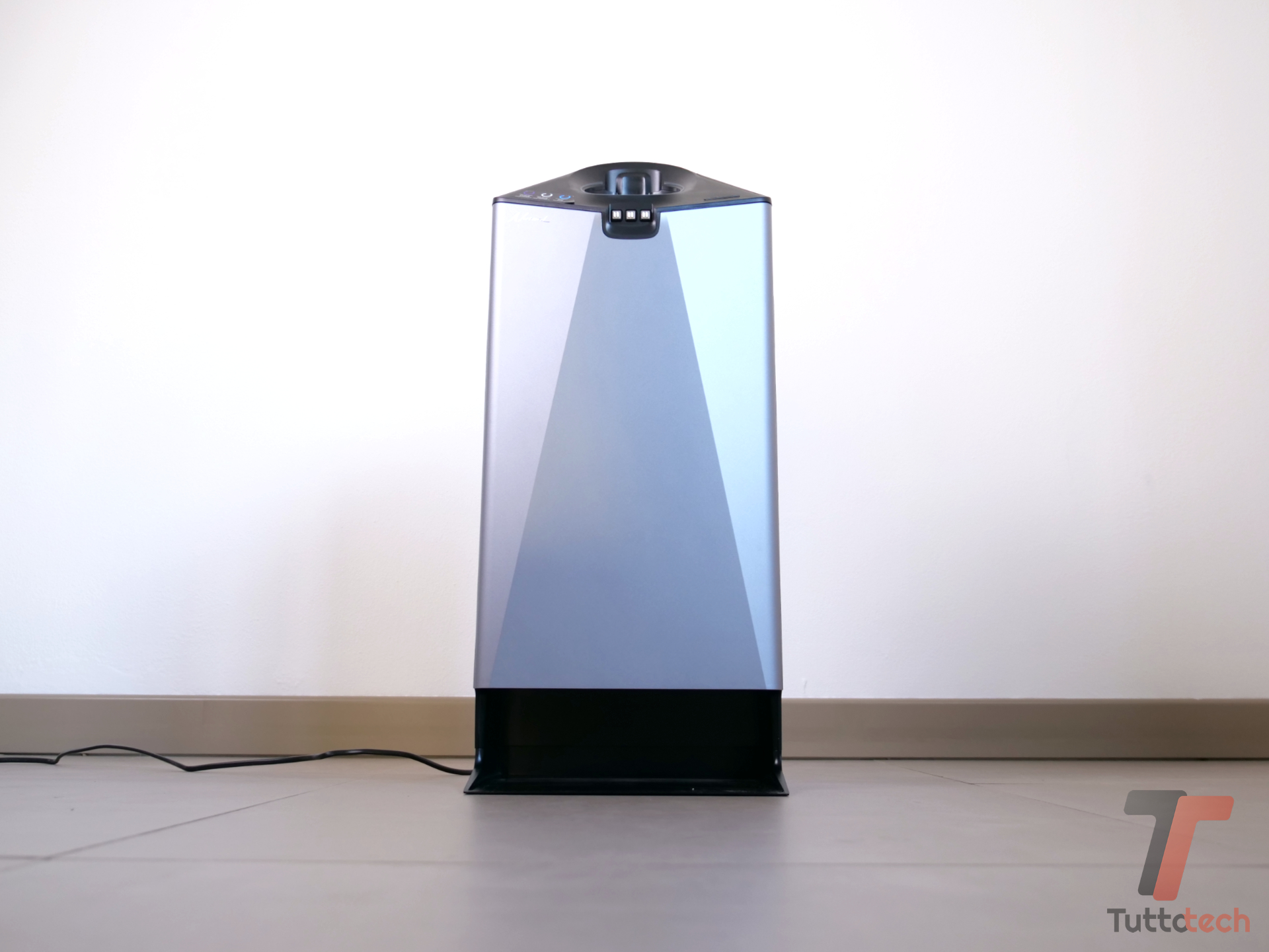 Narwal V50 Cube: doppia batteria e stazione compatta per pulizie senza interruzioni 1
