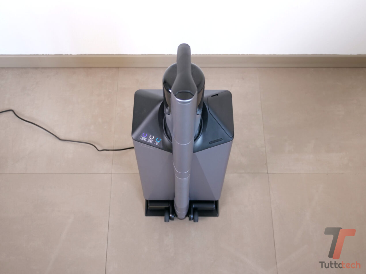 Narwal V50 Cube: doppia batteria e stazione compatta per pulizie senza interruzioni