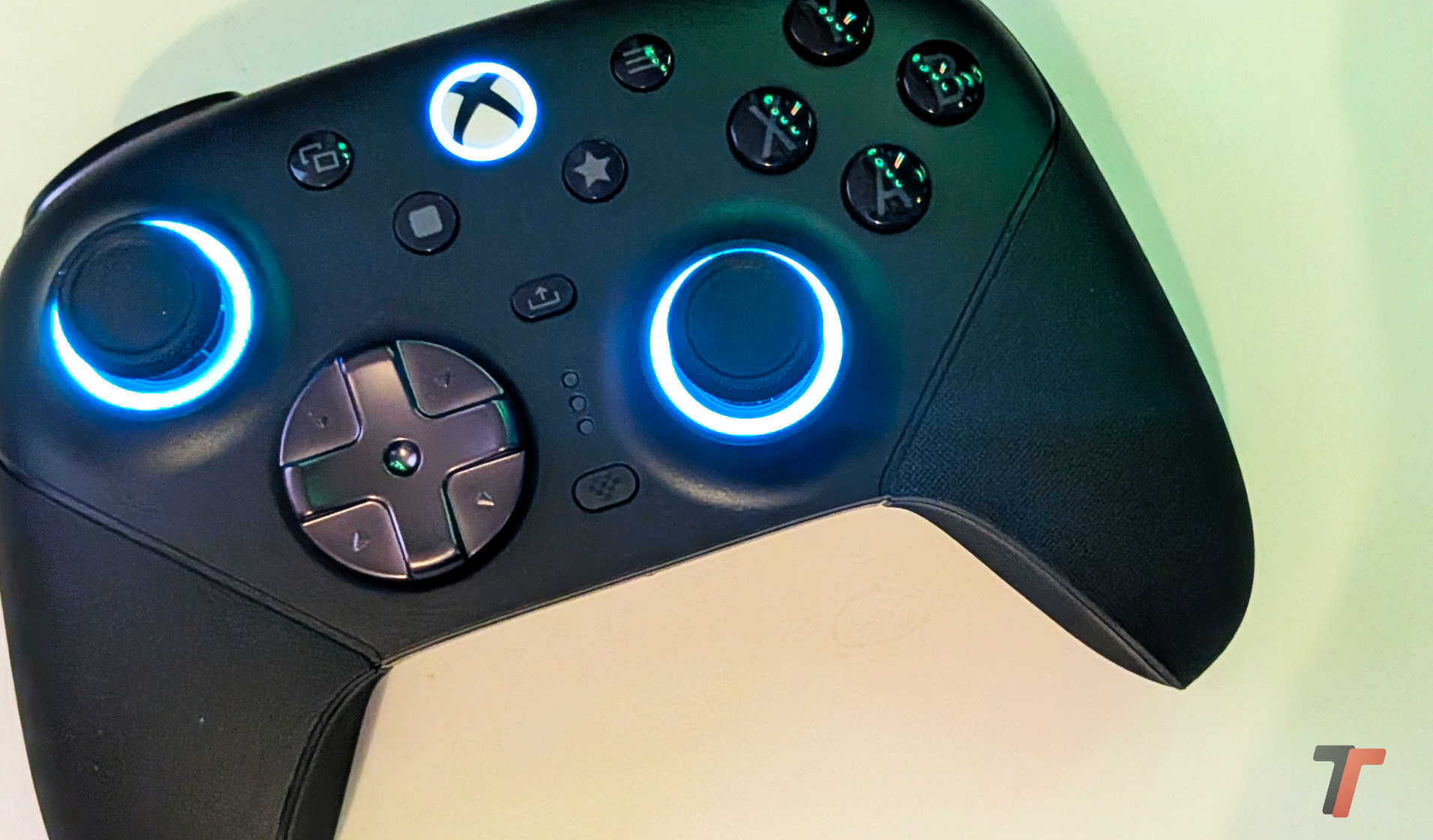 Recensione 8BitDo Ultimate 3E: il controller per Xbox e PC che sorprende davvero 5