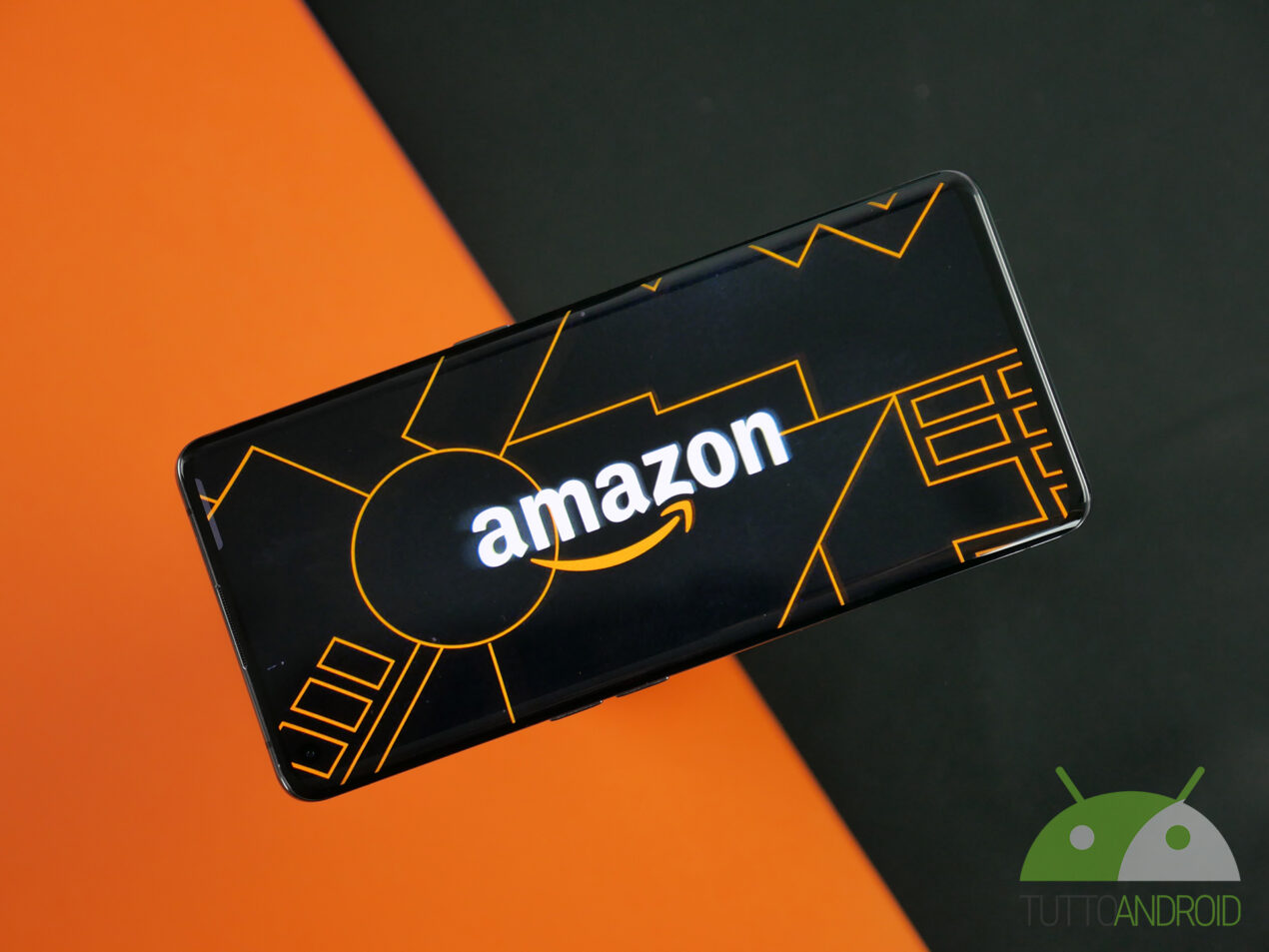 Amazon inizia a fare la misteriosa nelle email, e la colpa potrebbe essere dell'IA