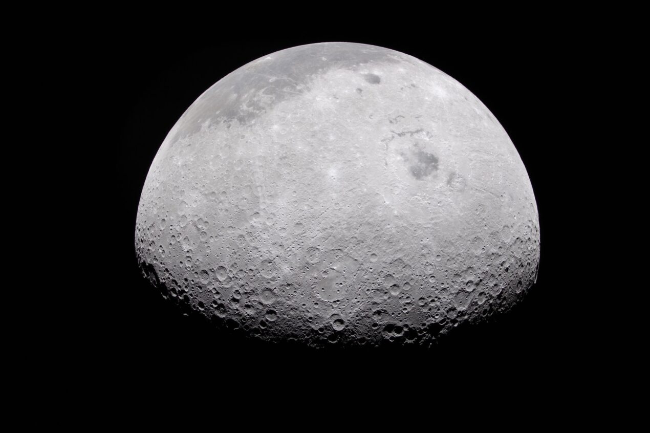 Il Falcon 9 di SpaceX si è schiantato sulla Luna e la sonda Danuri ci mostra il cratere per la prima volta
