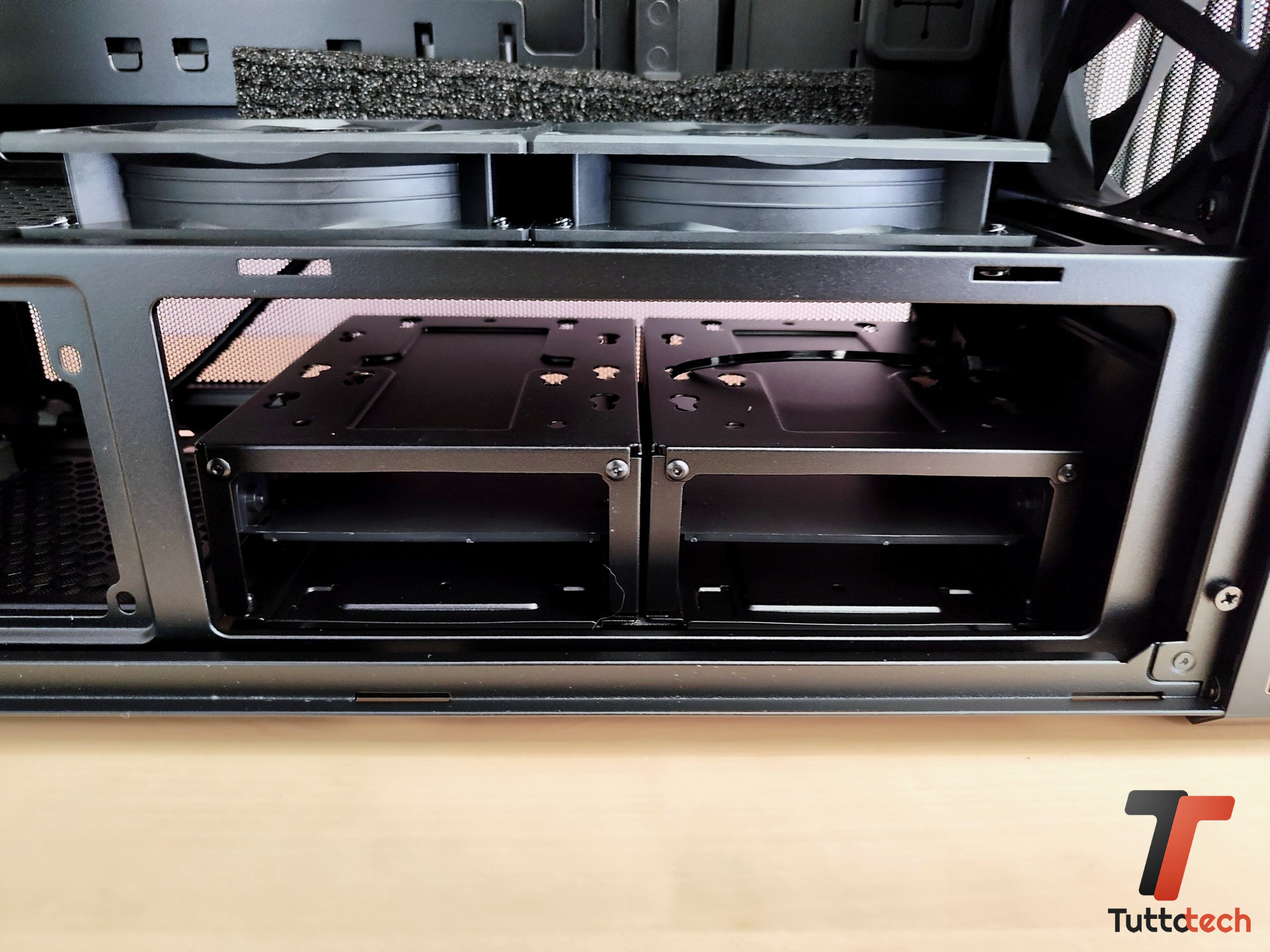 Recensione Lian Li Lancool 217: airflow ottimizzato al meglio e un design che non rinuncia alla praticità 24