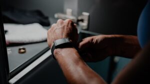 QALO SL-1 Smart Band: il bracciale che affianca l'anello, 199$ e zero abbonamenti 4