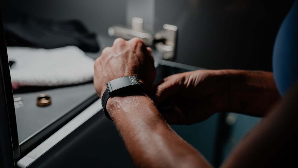 QALO SL-1 Smart Band: il bracciale che affianca l’anello, 199$ e zero abbonamenti