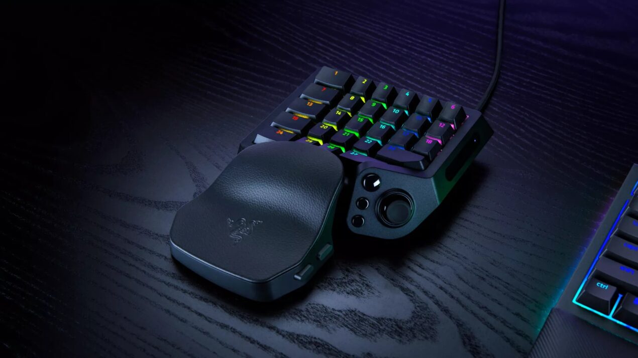 Razer Tartarus V2 Pro: 31 controlli, switch analogici e 8.000 Hz per il gaming a una mano