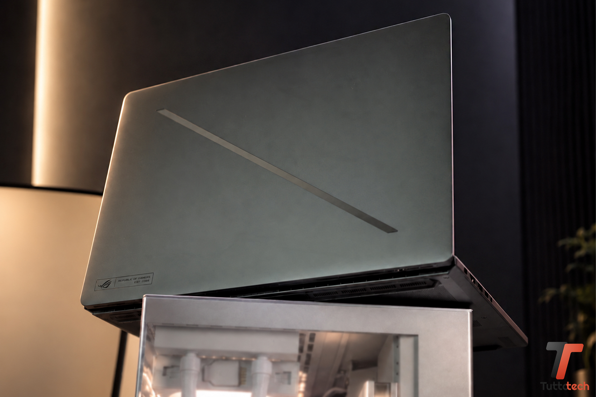 La GeForce RTX 5080 è il vero asso nella manica su ASUS ROG Zephyrus G16: al Back to School conviene di più 2