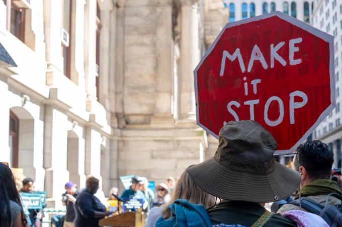 Filadelfia dice no ai data center per l'IA: Grays Ferry guida la protesta 4